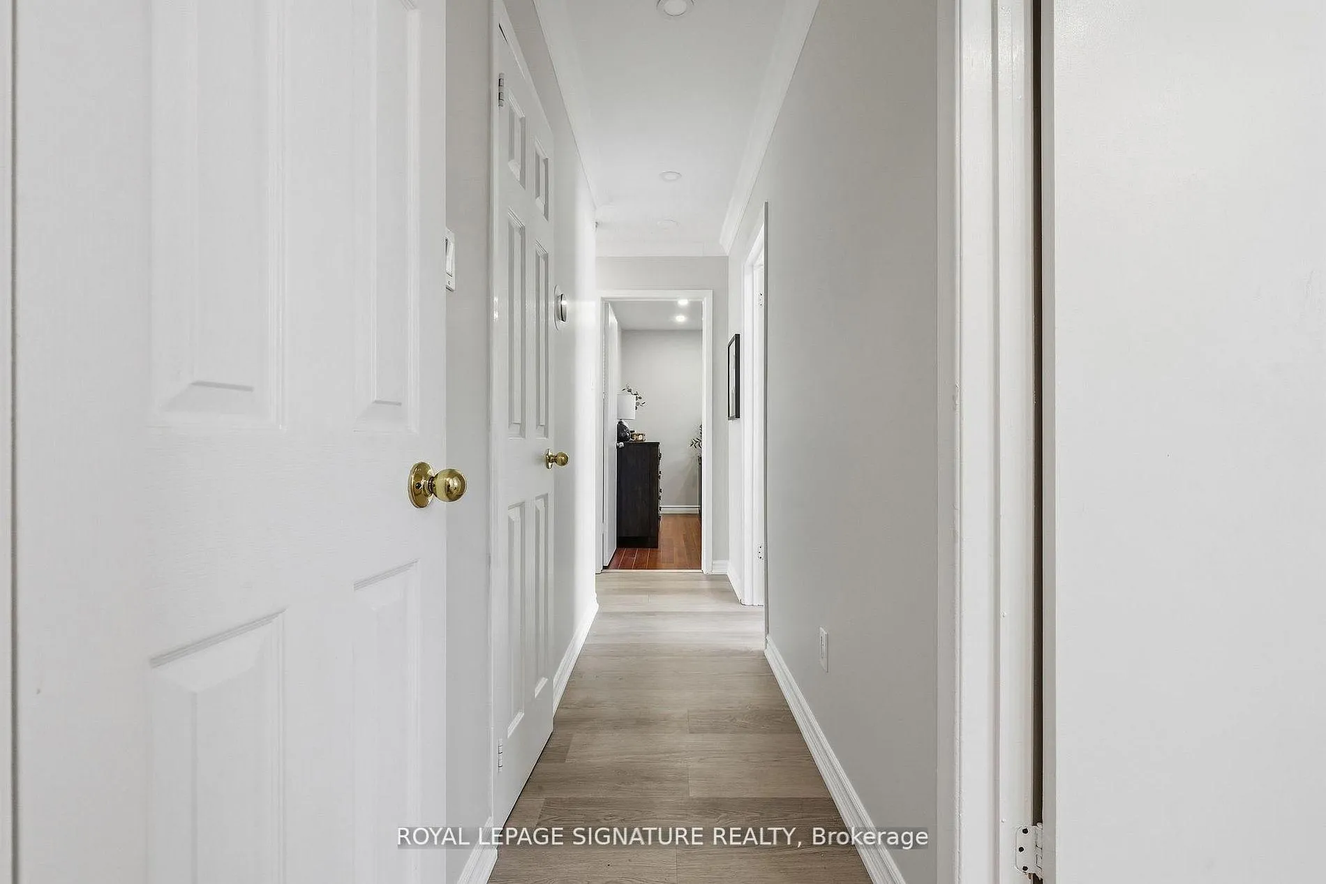 Photo 9 of 216 Folkstone Crescent, Brampton, Southgate — HOMEH