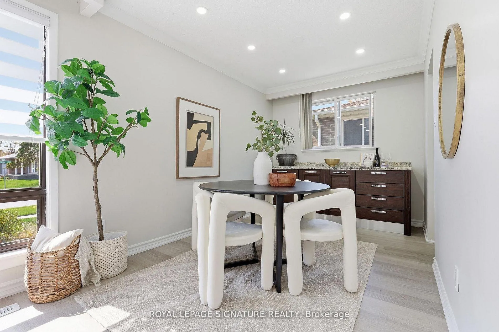 Photo 16 of 216 Folkstone Crescent, Brampton, Southgate — HOMEH