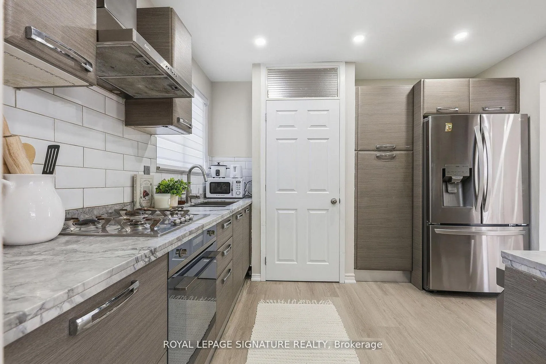 Photo 17 of 216 Folkstone Crescent, Brampton, Southgate — HOMEH