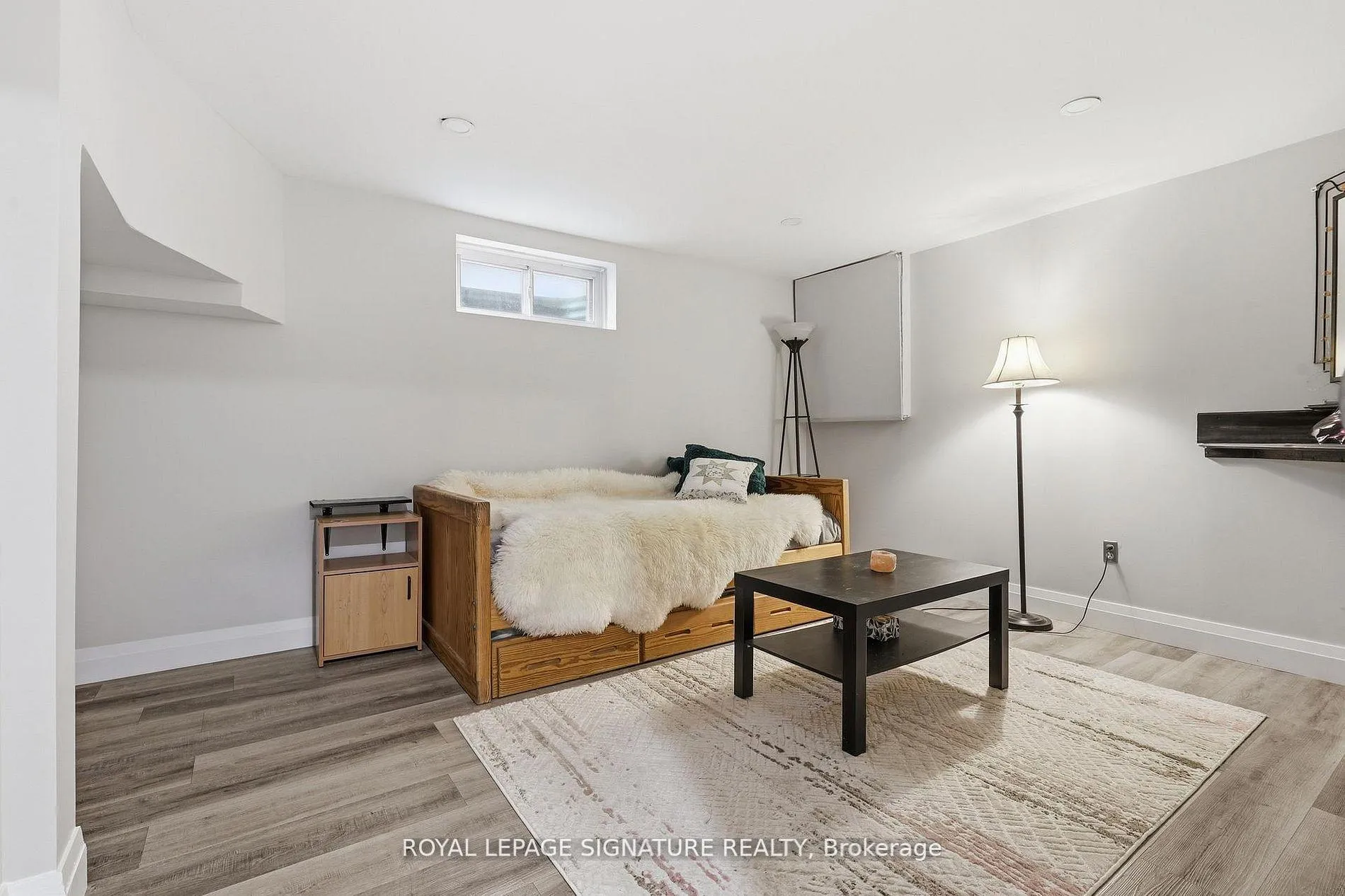 Photo 20 of 216 Folkstone Crescent, Brampton, Southgate — HOMEH