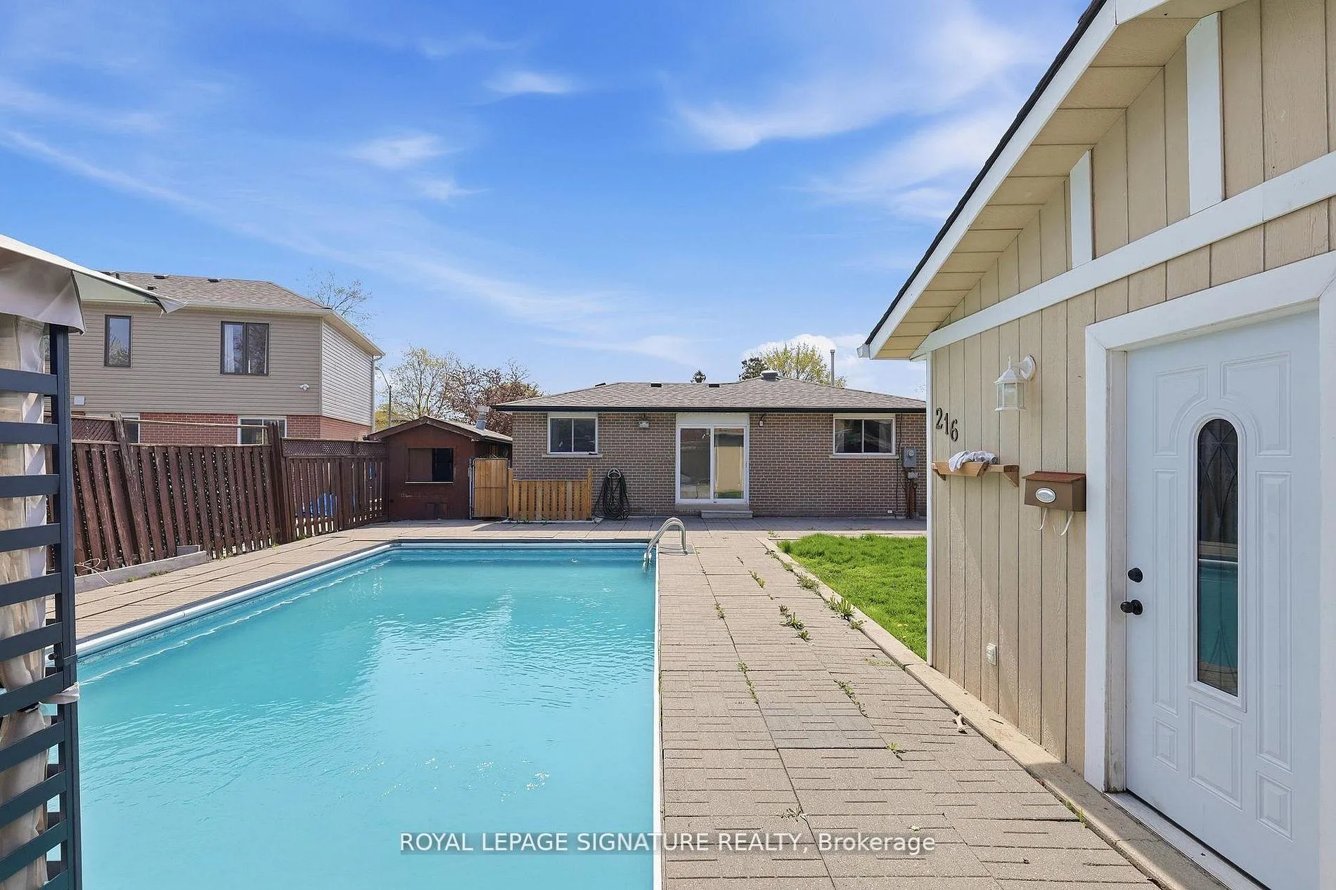 Photo 27 of 216 Folkstone Crescent, Brampton, Southgate — HOMEH