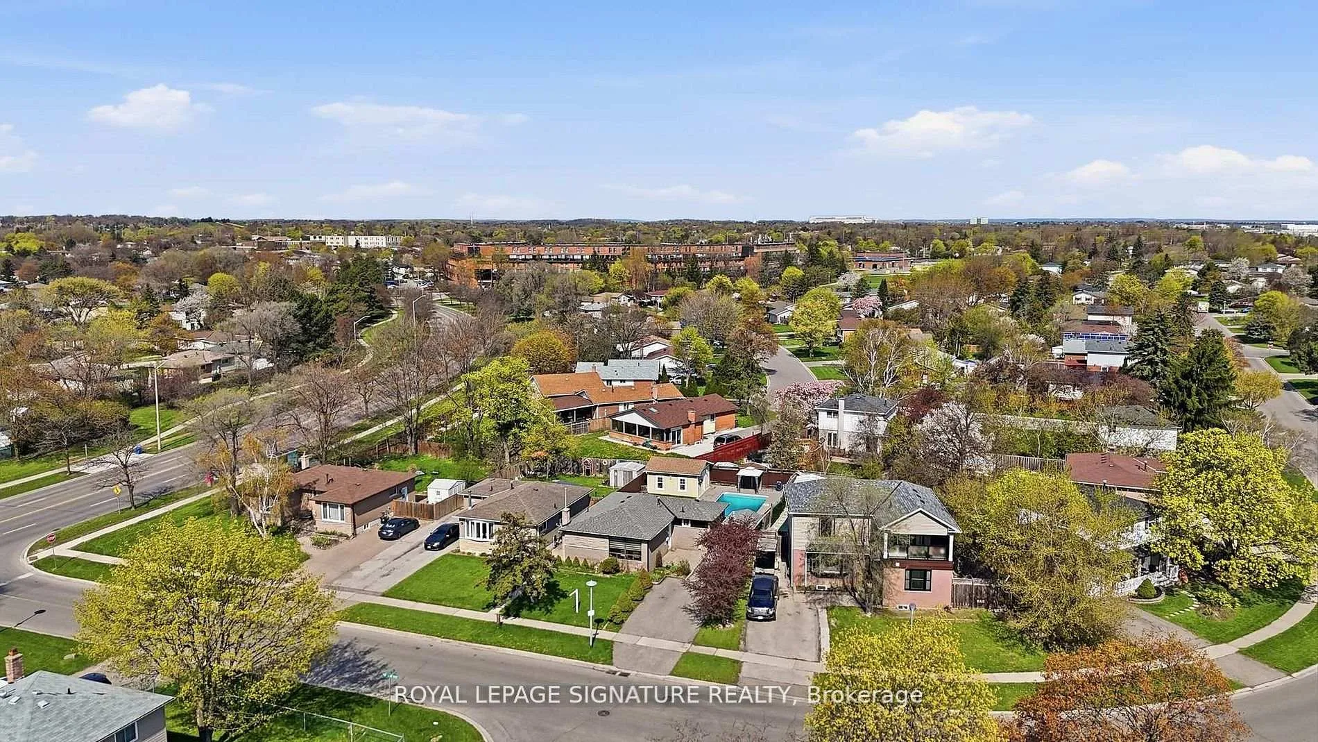 Photo 30 of 216 Folkstone Crescent, Brampton, Southgate — HOMEH