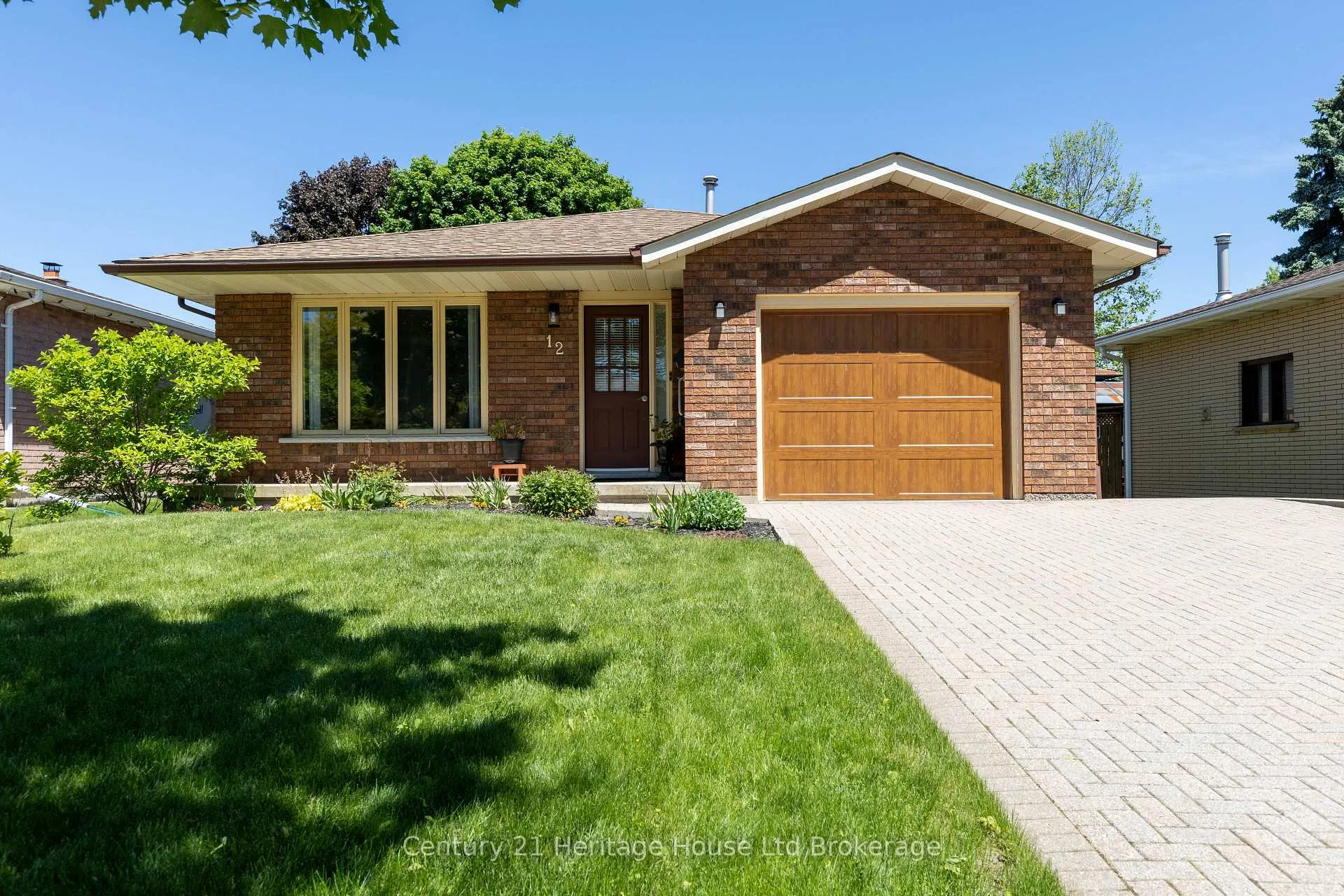 Photo 1 of 12 Spartan Drive, Brantford, Fairview - Brantford — HOMEH