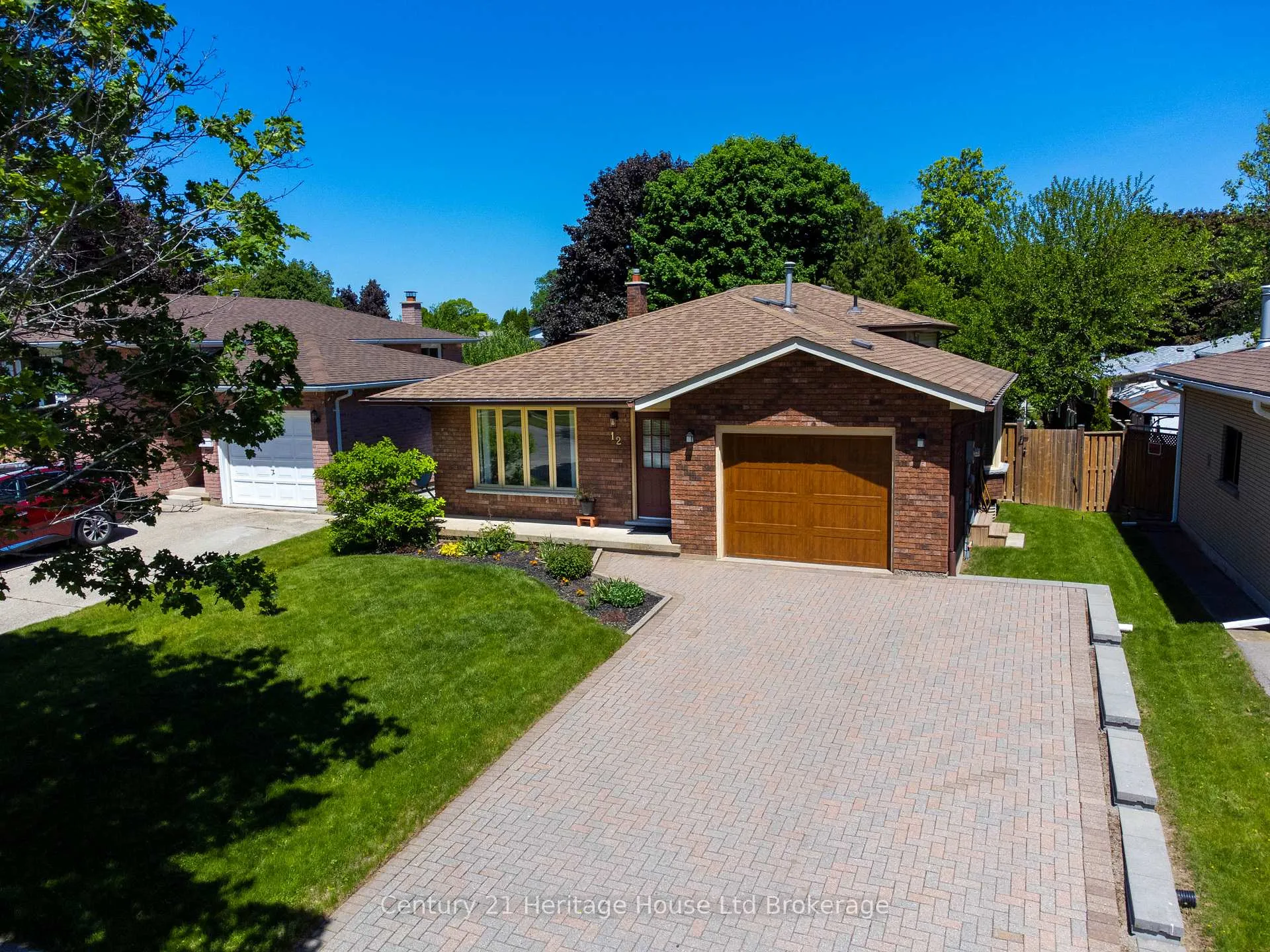 Photo 2 of 12 Spartan Drive, Brantford, Fairview - Brantford — HOMEH
