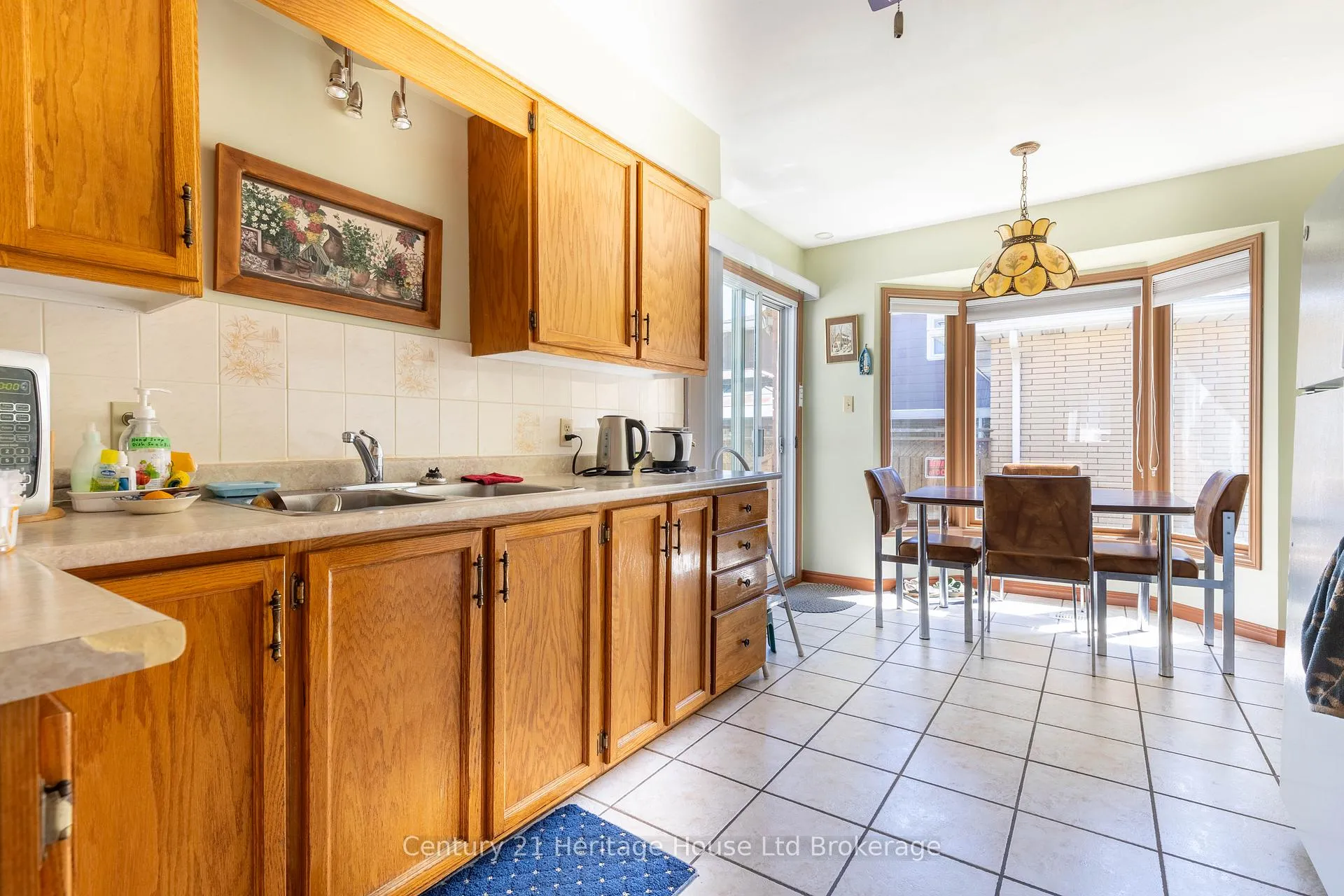 Photo 9 of 12 Spartan Drive, Brantford, Fairview - Brantford — HOMEH