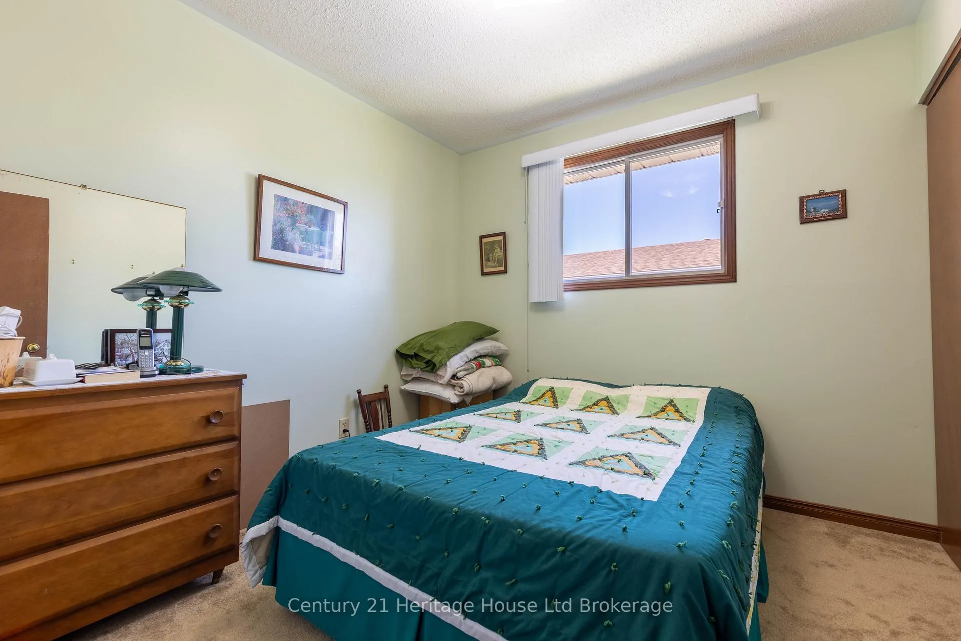 Photo 21 of 12 Spartan Drive, Brantford, Fairview - Brantford — HOMEH