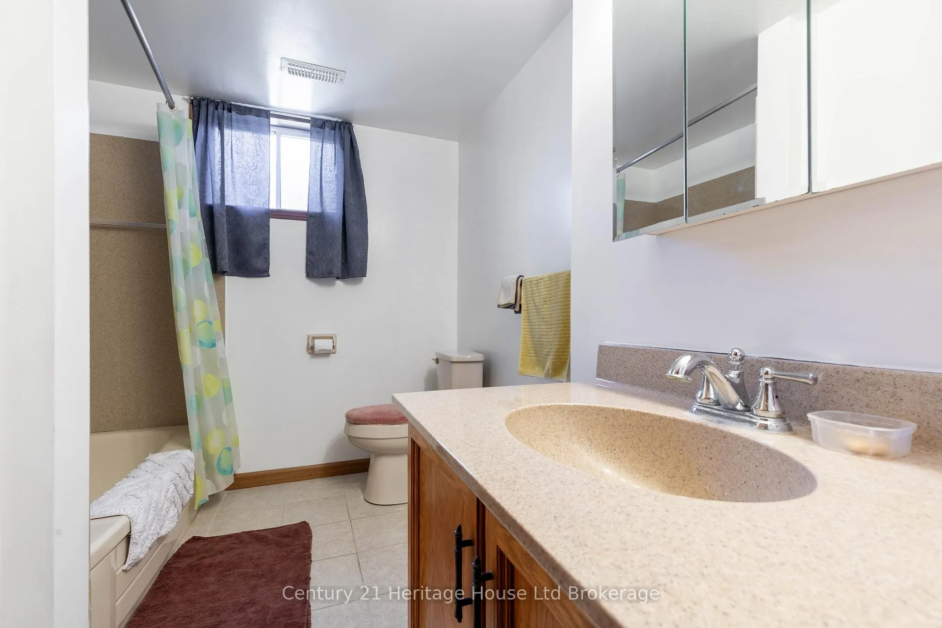 Photo 23 of 12 Spartan Drive, Brantford, Fairview - Brantford — HOMEH