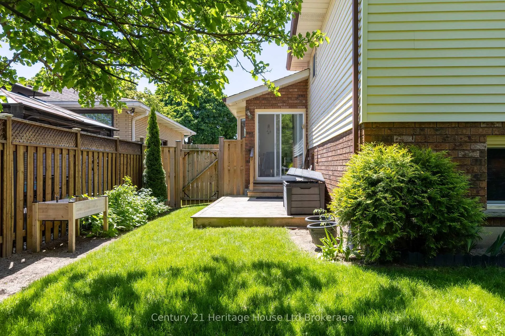 Photo 38 of 12 Spartan Drive, Brantford, Fairview - Brantford — HOMEH