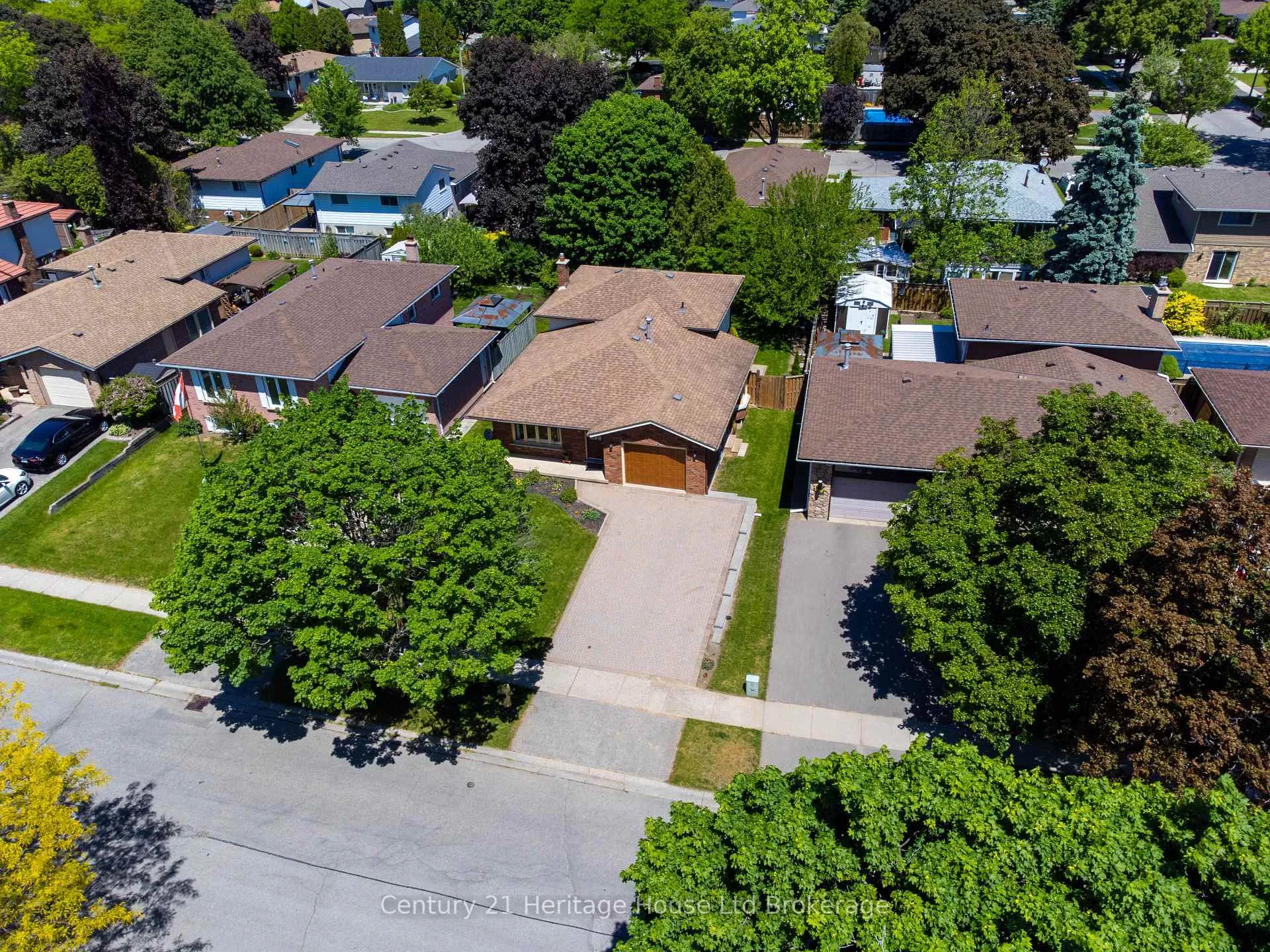 Photo 39 of 12 Spartan Drive, Brantford, Fairview - Brantford — HOMEH