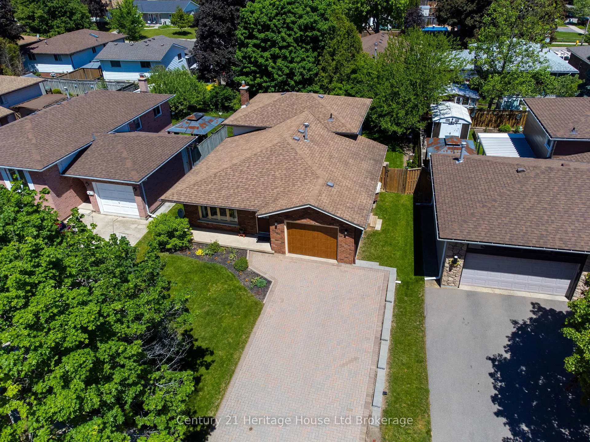 Photo 40 of 12 Spartan Drive, Brantford, Fairview - Brantford — HOMEH