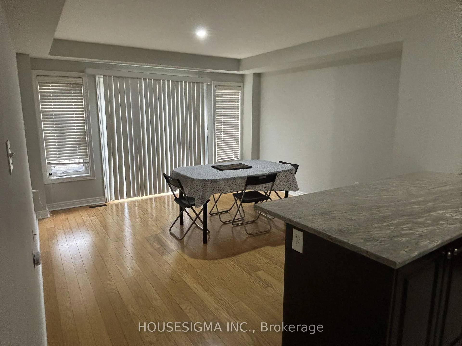 Photo 12 of 40 De Jong Street, Scarborough, Dorset Park — HOMEH
