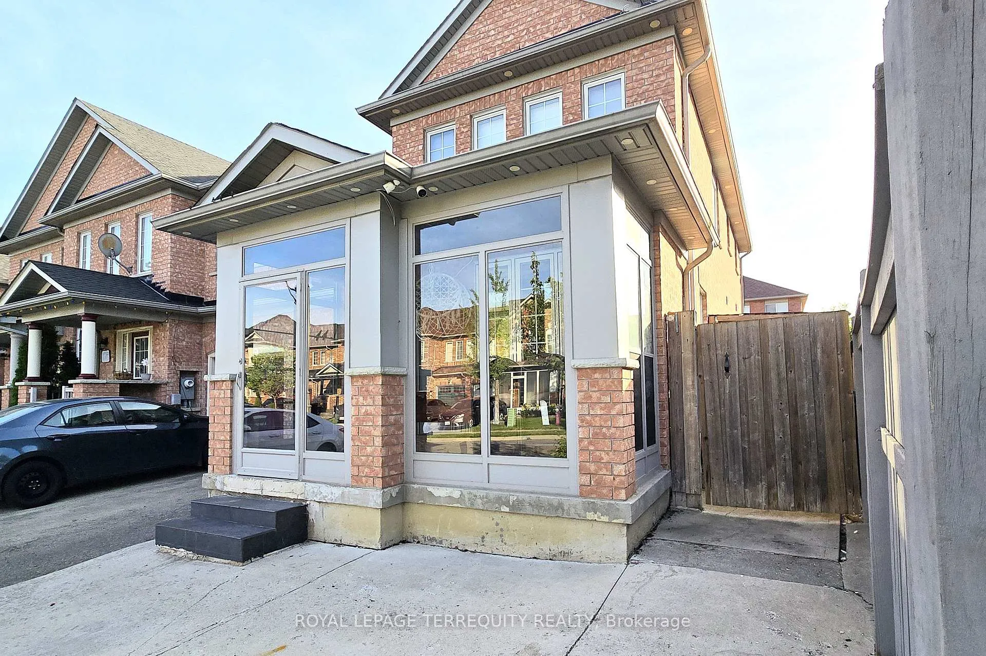 Photo 3 of 44 Iceberg Trail, Brampton, Sandringham-Wellington — HOMEH