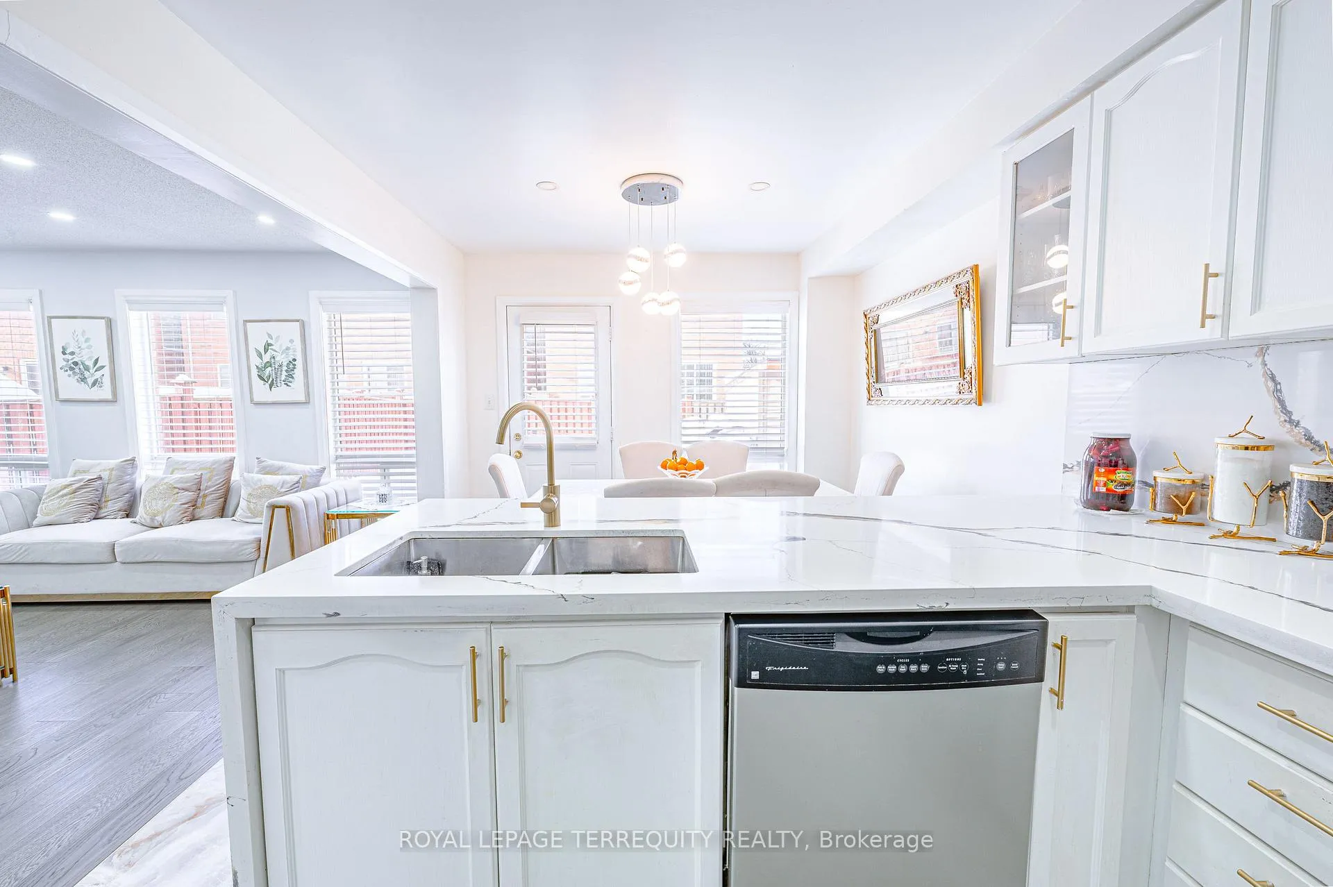 Photo 10 of 44 Iceberg Trail, Brampton, Sandringham-Wellington — HOMEH