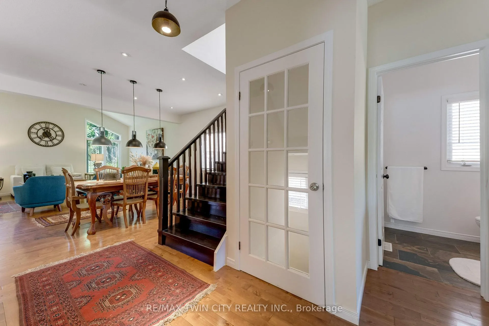 Photo 8 of 31 Parkvale Drive, Kitchener — HOMEH