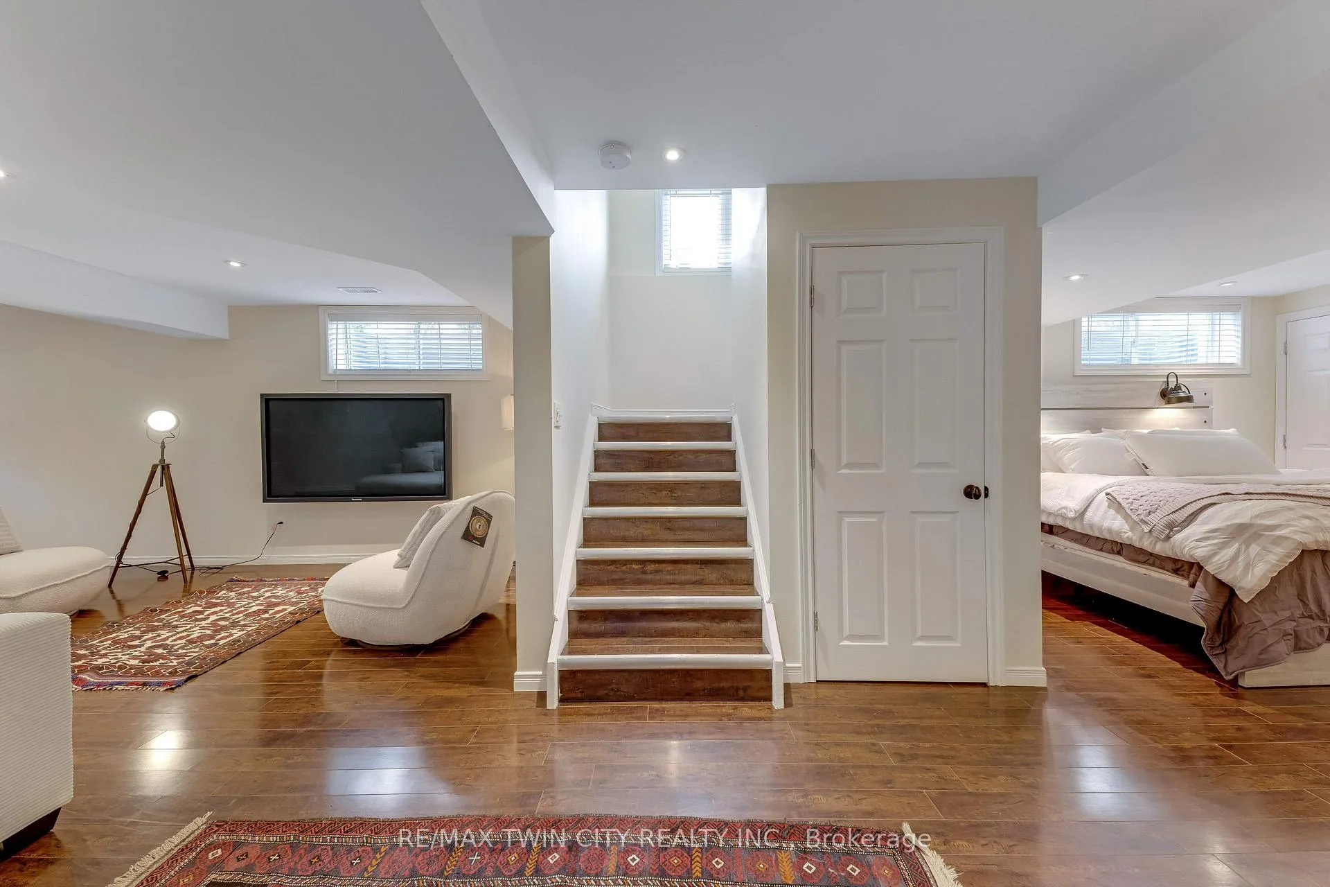 Photo 18 of 31 Parkvale Drive, Kitchener — HOMEH