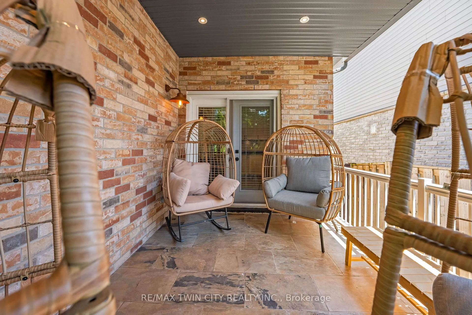Photo 33 of 31 Parkvale Drive, Kitchener — HOMEH