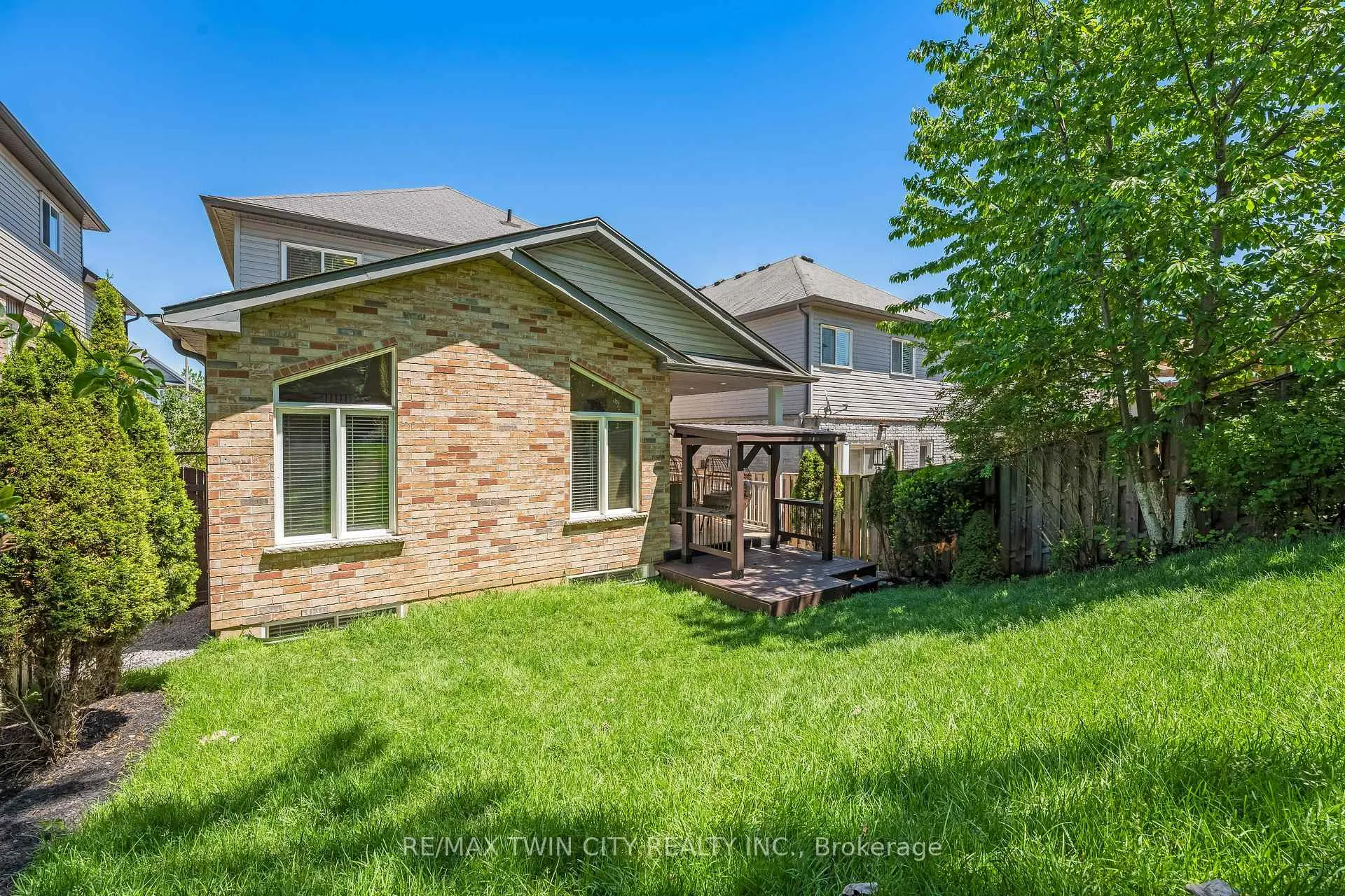 Photo 35 of 31 Parkvale Drive, Kitchener — HOMEH
