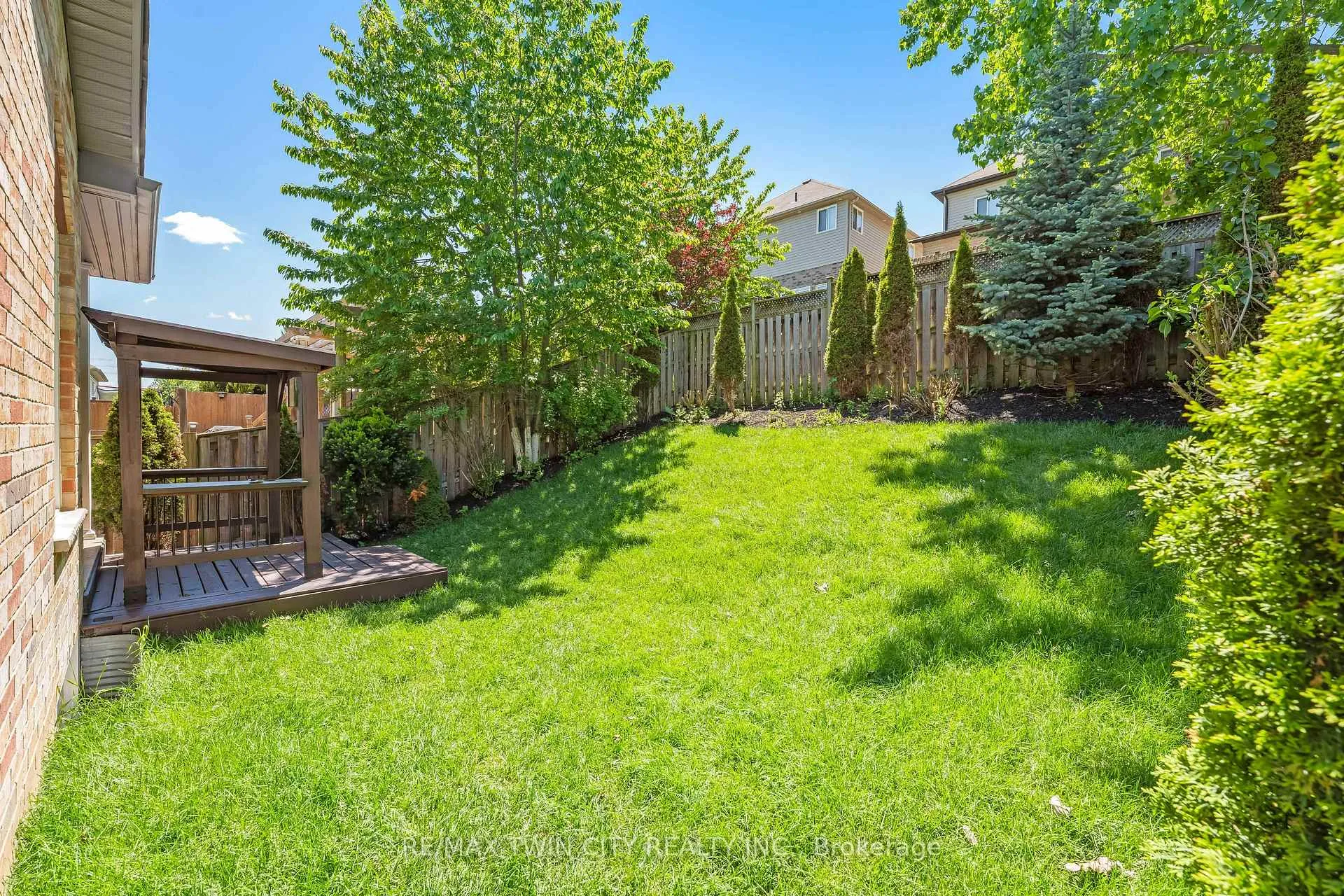 Photo 37 of 31 Parkvale Drive, Kitchener — HOMEH