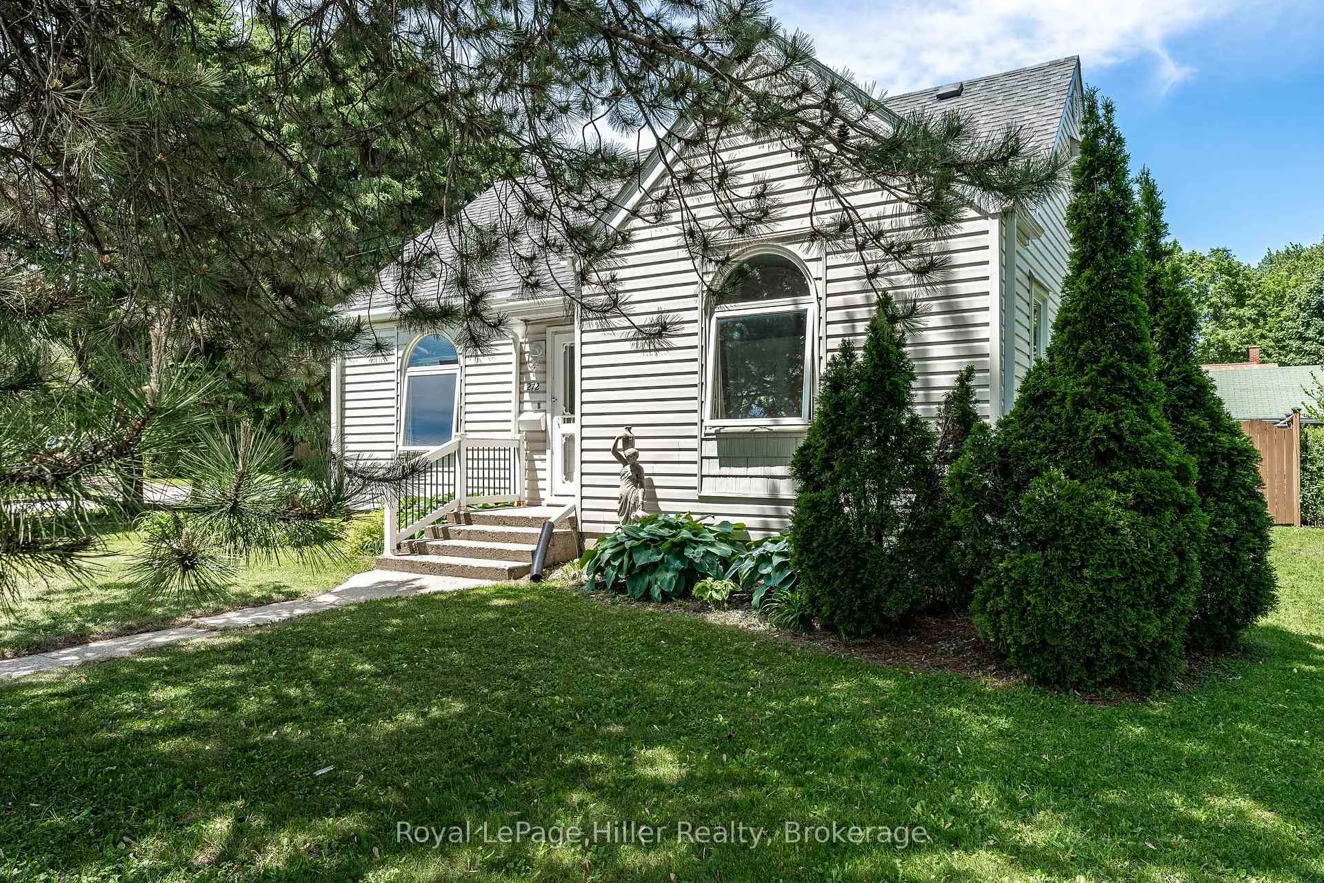 Photo 2 of 272 John Street N, Stratford — HOMEH