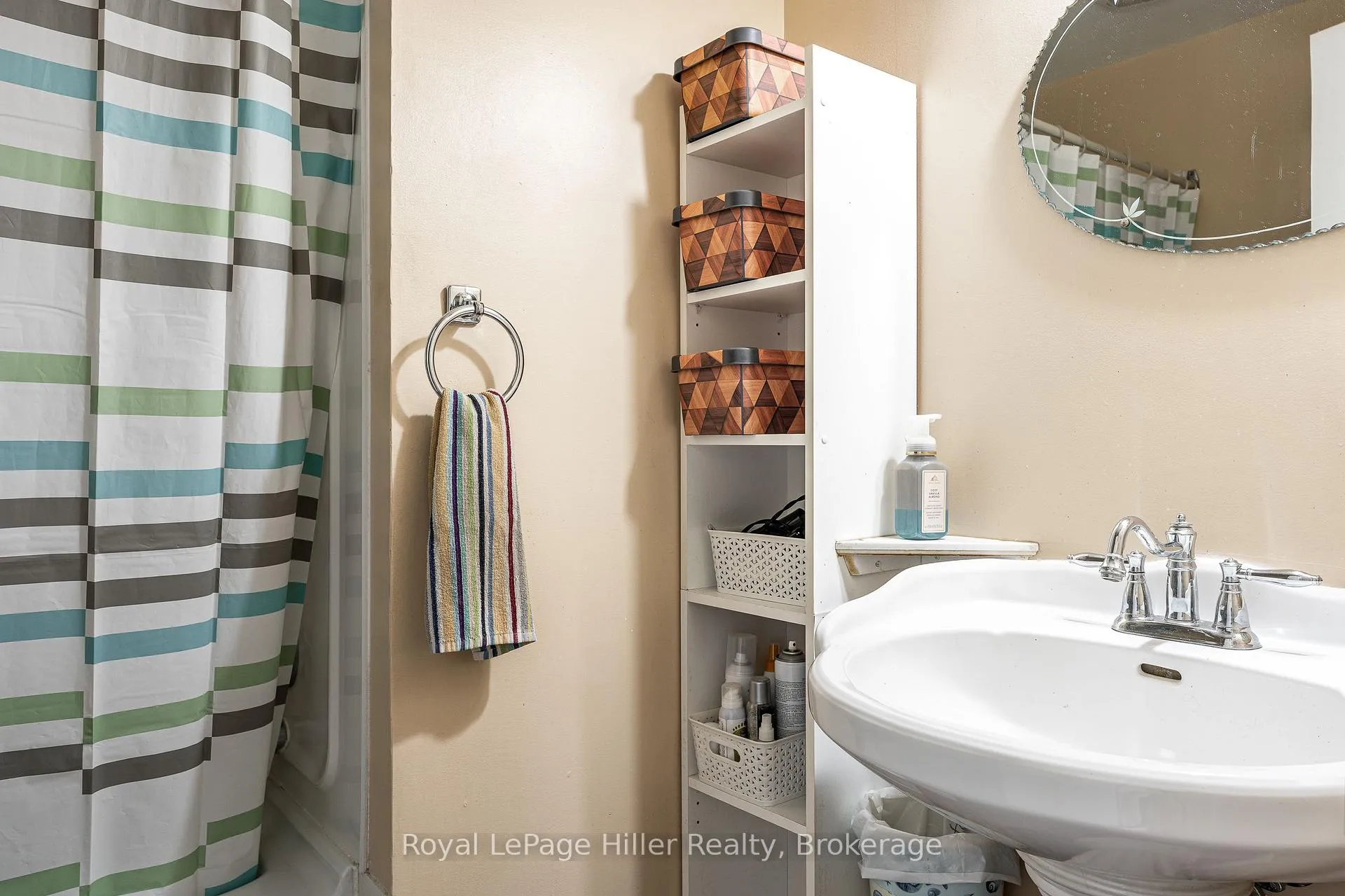 Photo 15 of 272 John Street N, Stratford — HOMEH