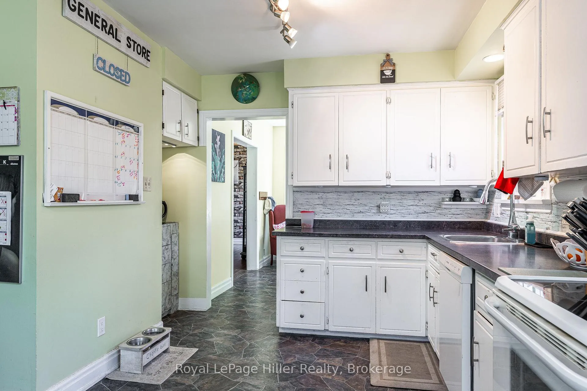 Photo 19 of 272 John Street N, Stratford — HOMEH