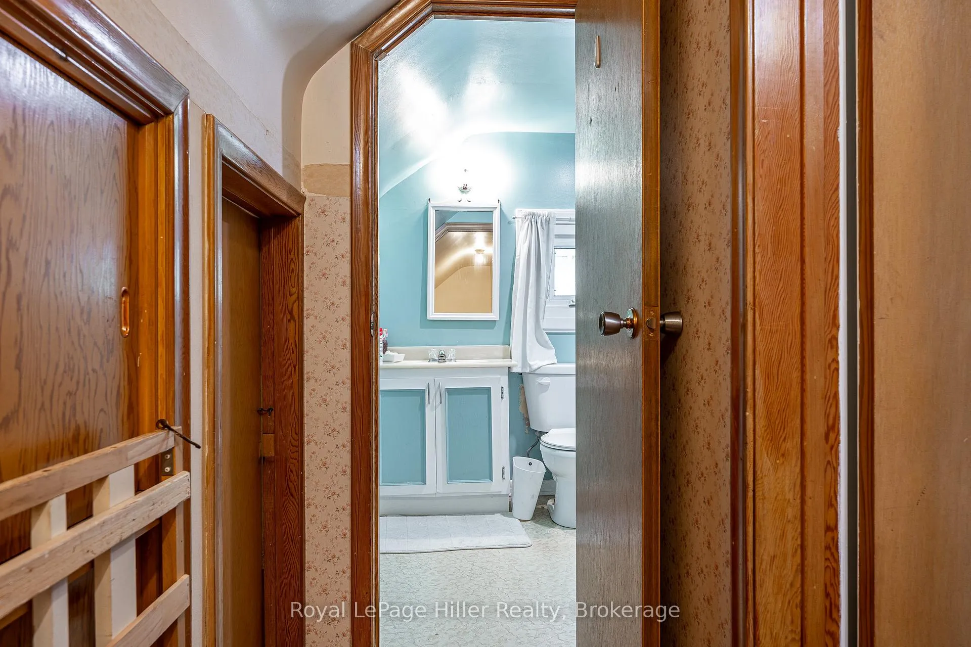 Photo 23 of 272 John Street N, Stratford — HOMEH