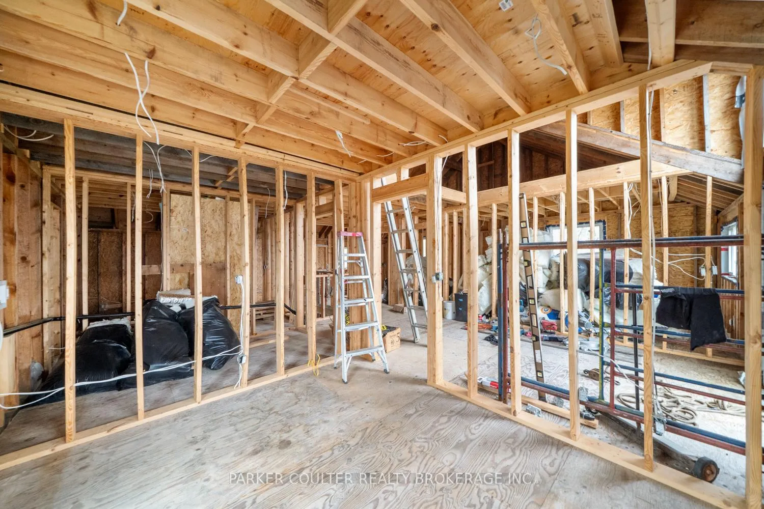 Photo 10 of 17 Tramway Avenue, Parry Sound — HOMEH