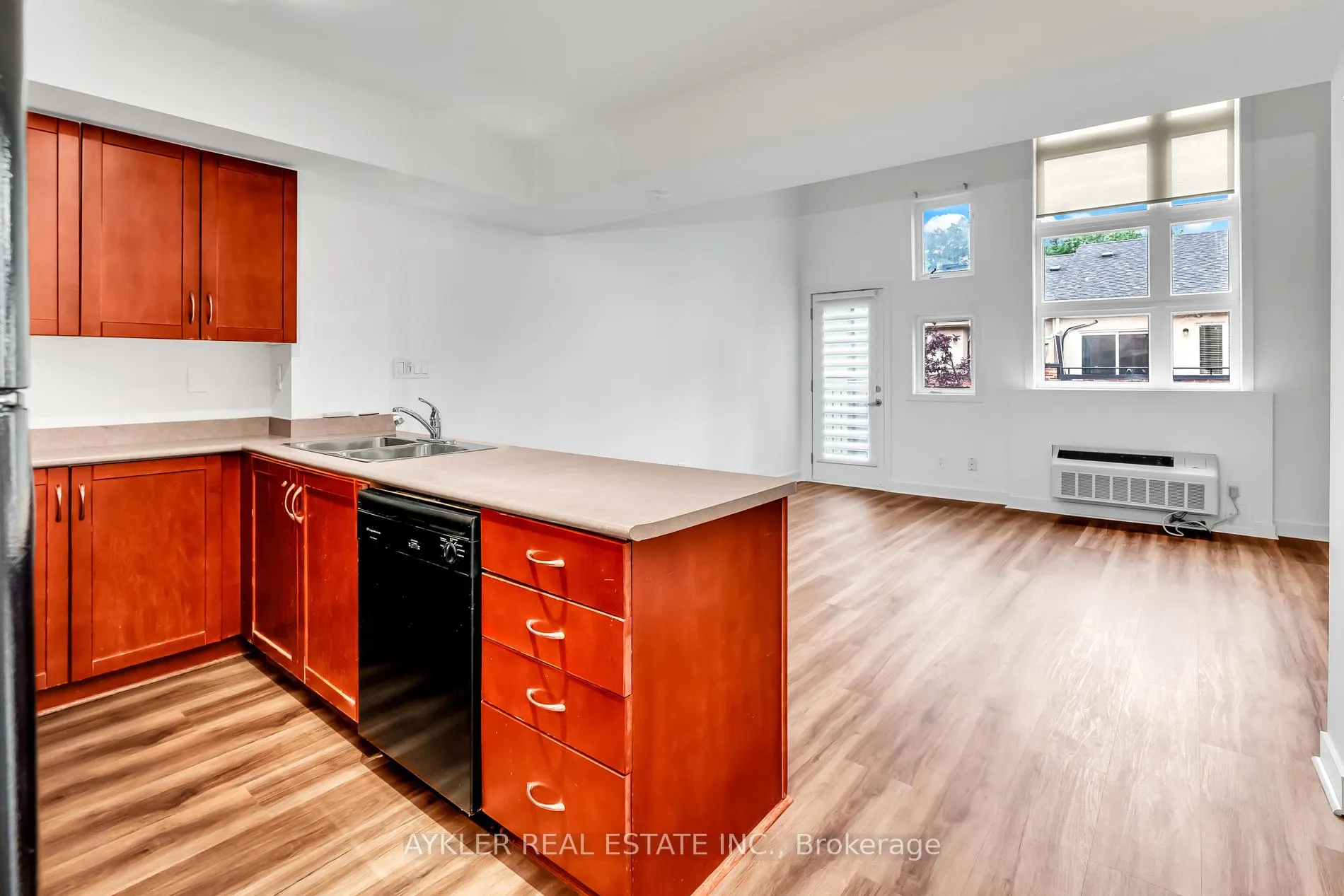 Photo 3 of Unit 309, 21 Earl Street, Toronto, North St. James Town — HOMEH