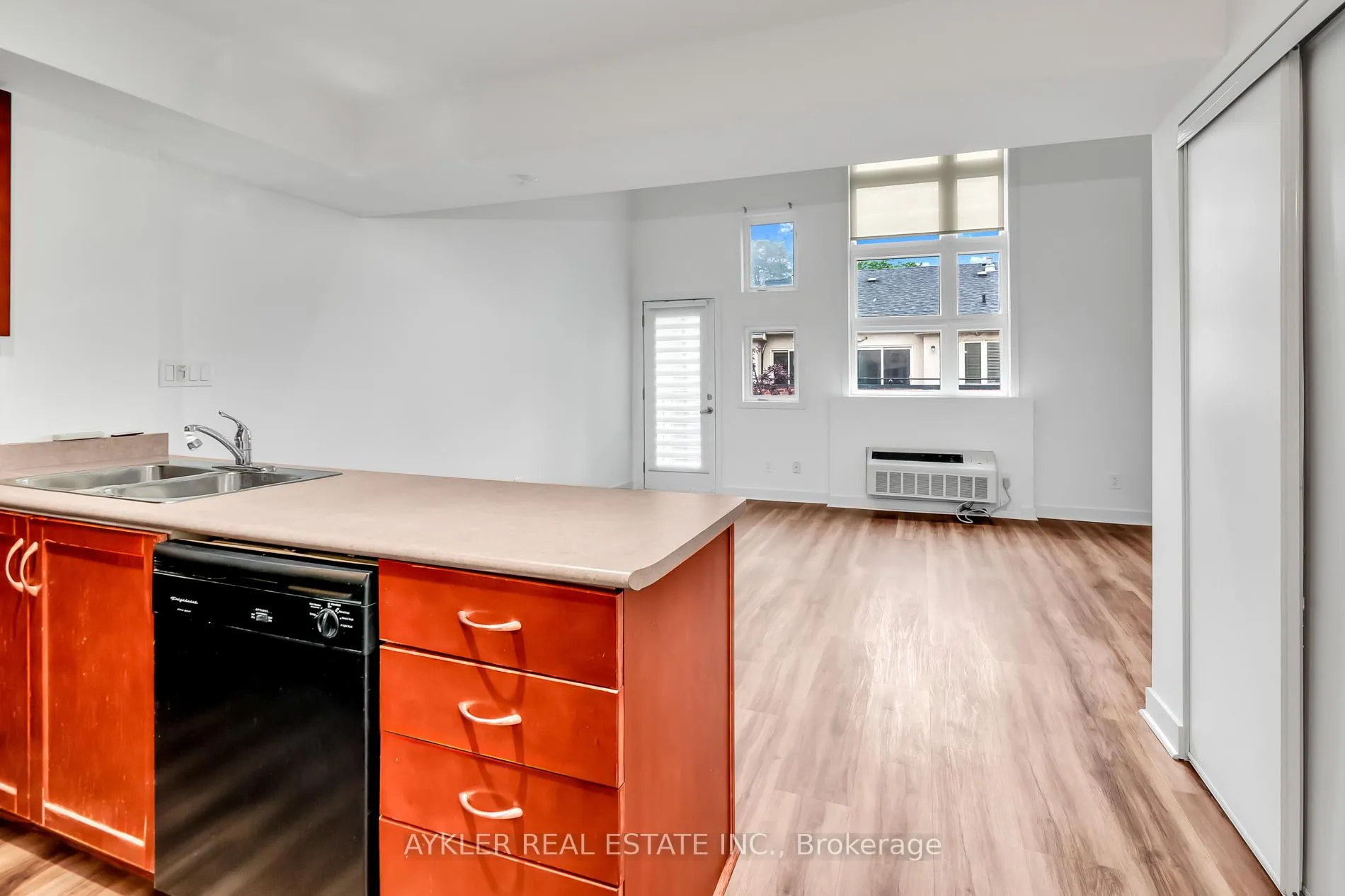 Photo 4 of Unit 309, 21 Earl Street, Toronto, North St. James Town — HOMEH