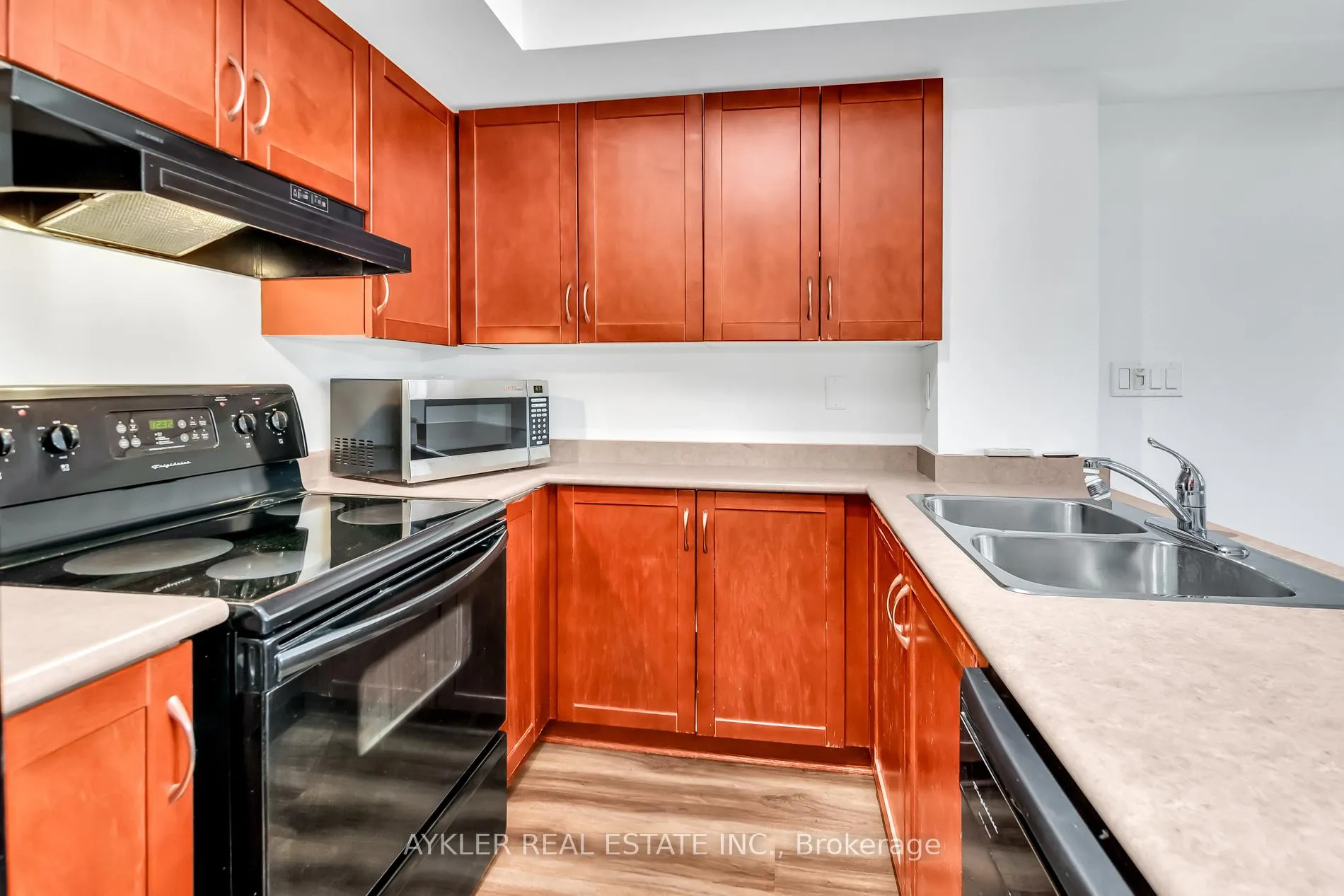 Photo 6 of Unit 309, 21 Earl Street, Toronto, North St. James Town — HOMEH