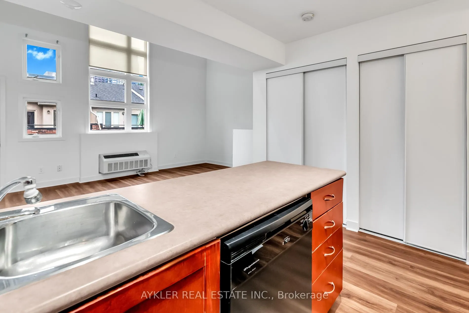 Photo 7 of Unit 309, 21 Earl Street, Toronto, North St. James Town — HOMEH