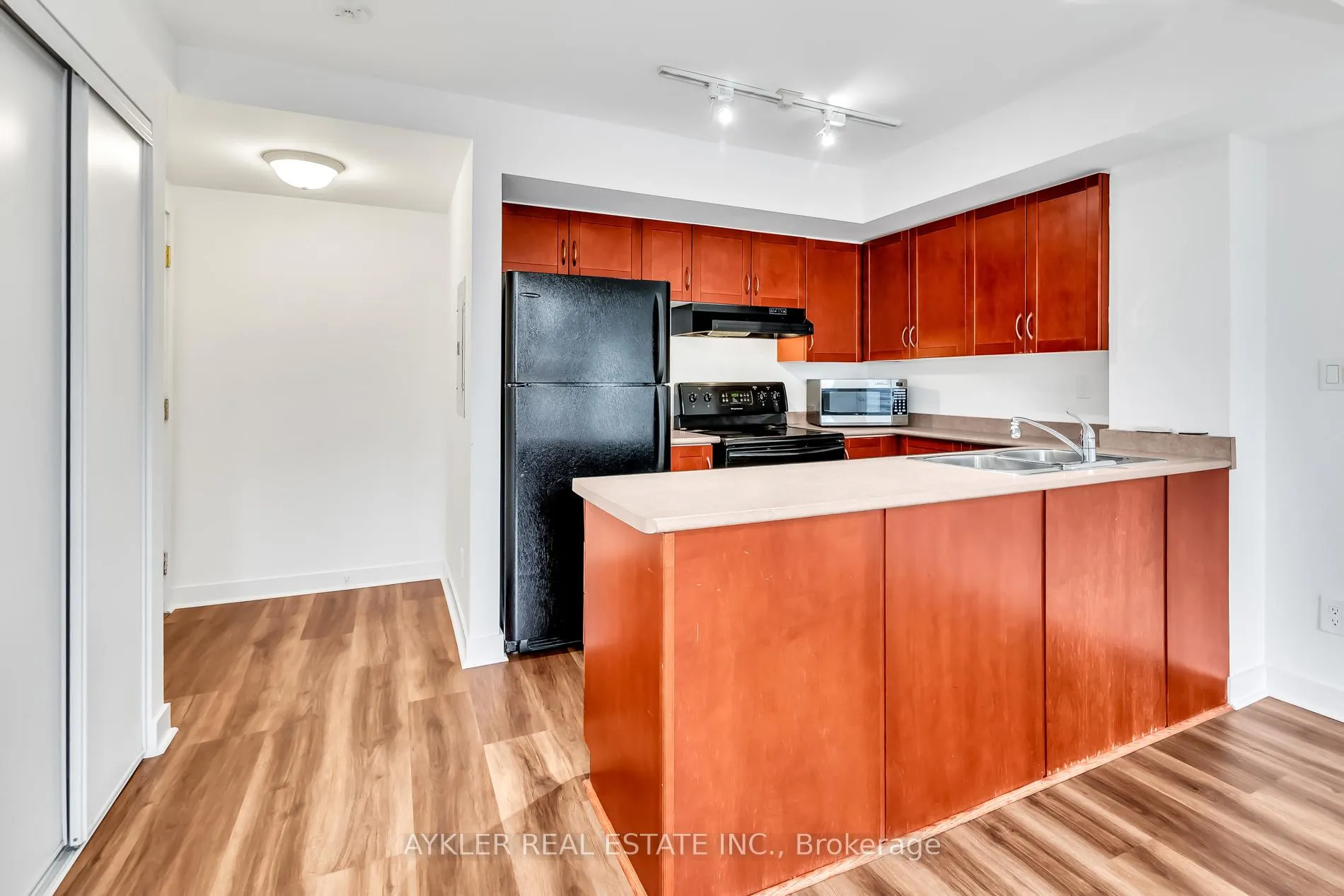 Photo 8 of Unit 309, 21 Earl Street, Toronto, North St. James Town — HOMEH