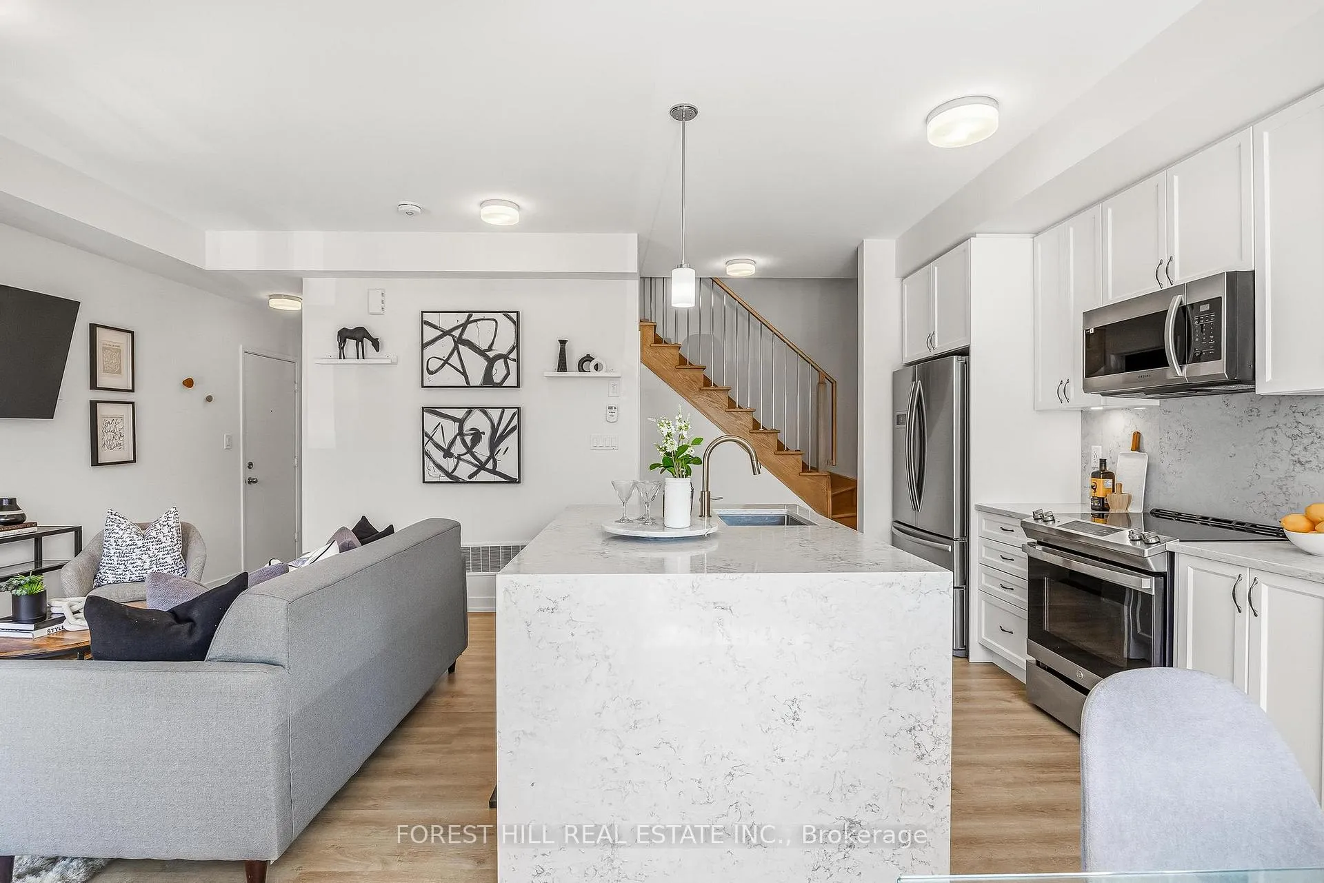 Photo 5 of Unit 409, 2550 Castlegate Crossing, Pickering, Duffin Heights — HOMEH