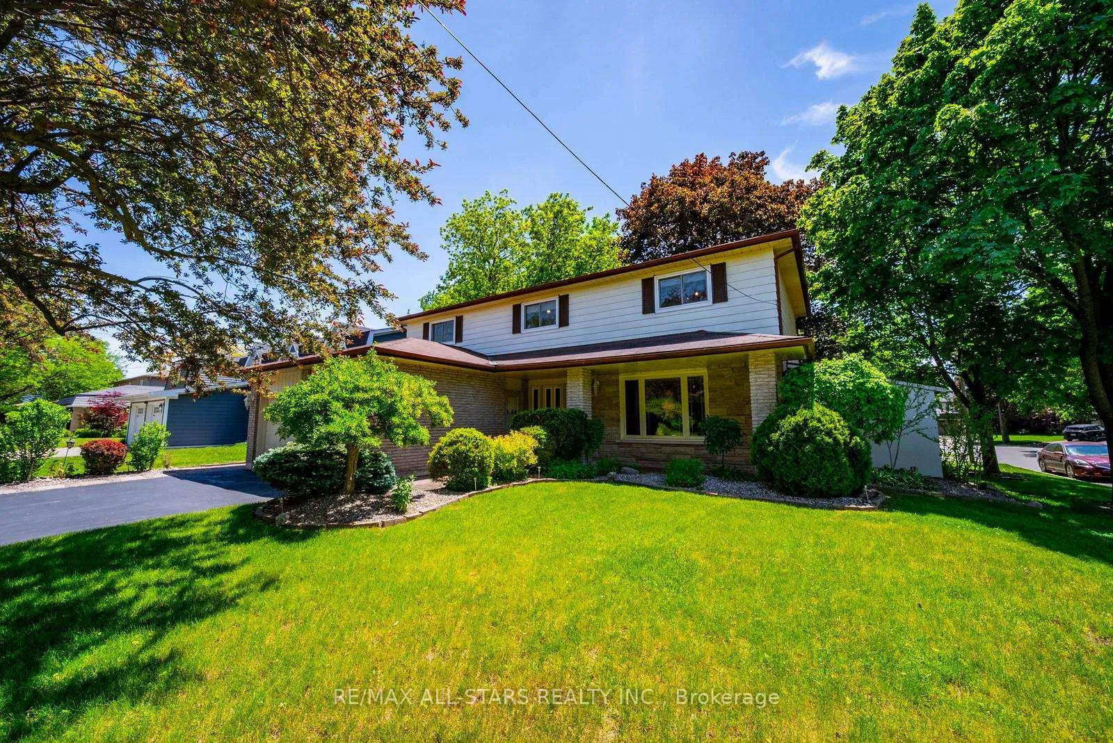 Photo 2 of 127 Church Street, Markham, Markham Village — HOMEH