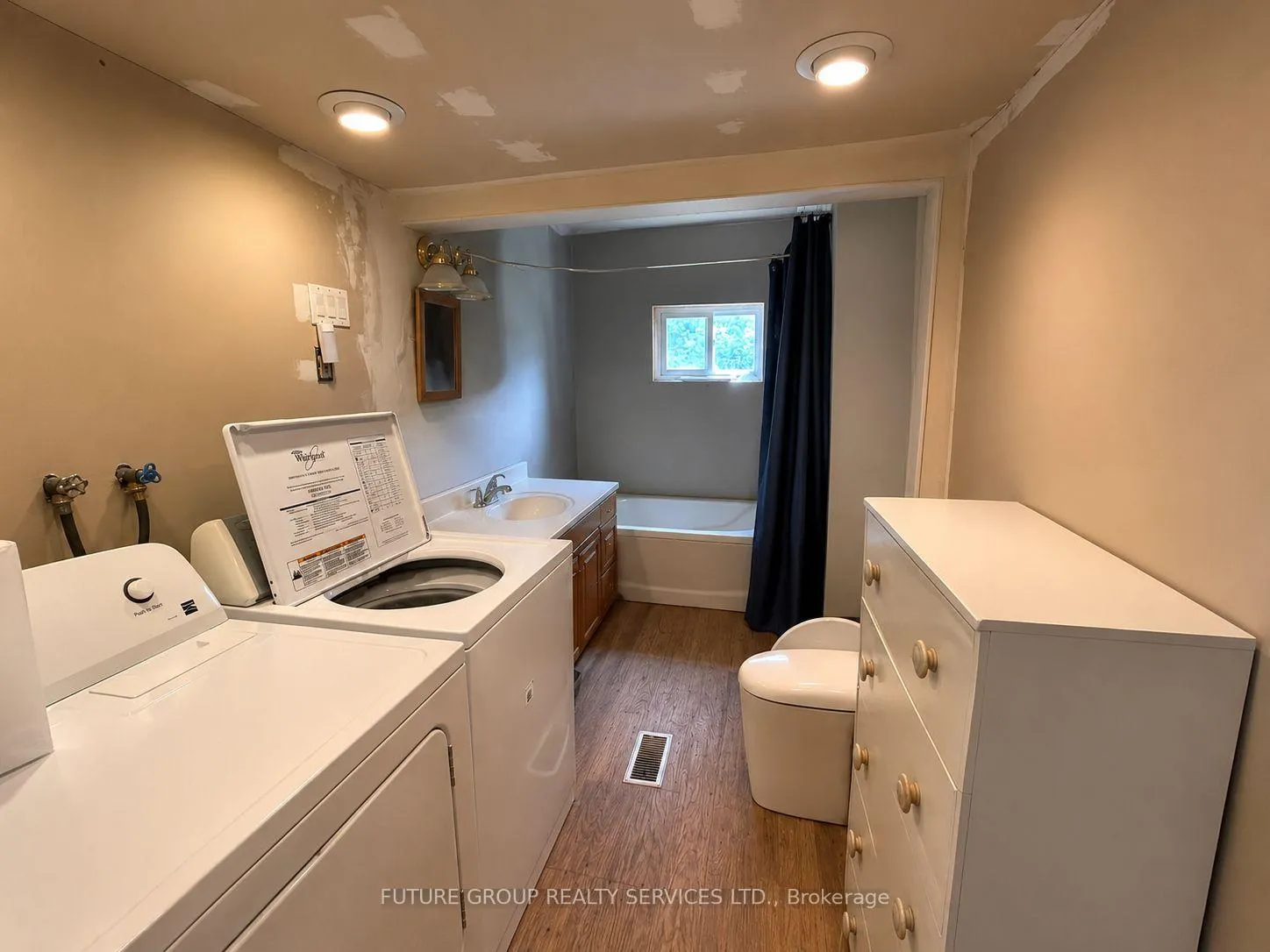 Photo 3 of 9865 Simcoe Rd 10 Rr 2, Clearview, Brentwood — HOMEH