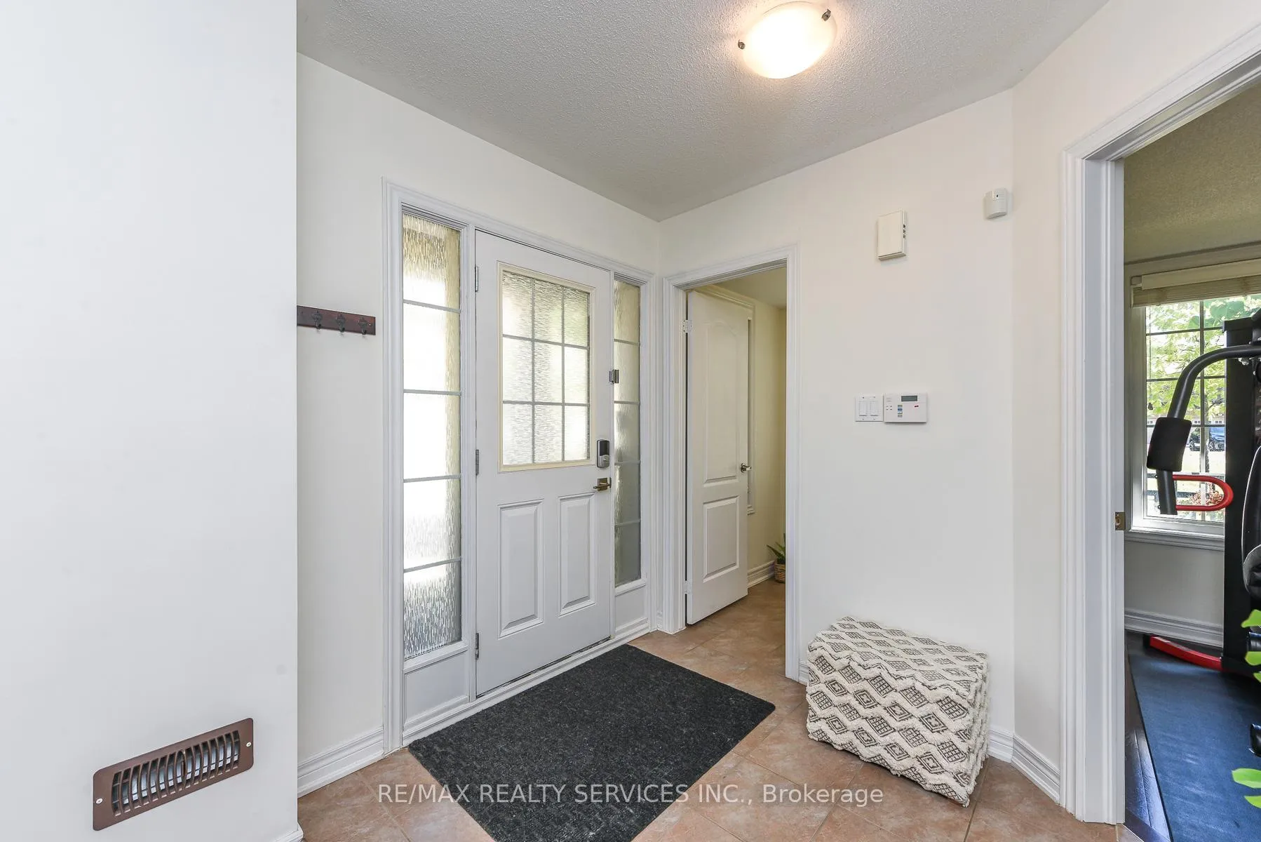 Photo 5 of 15 Peach Drive S, Brampton, Sandringham-Wellington — HOMEH