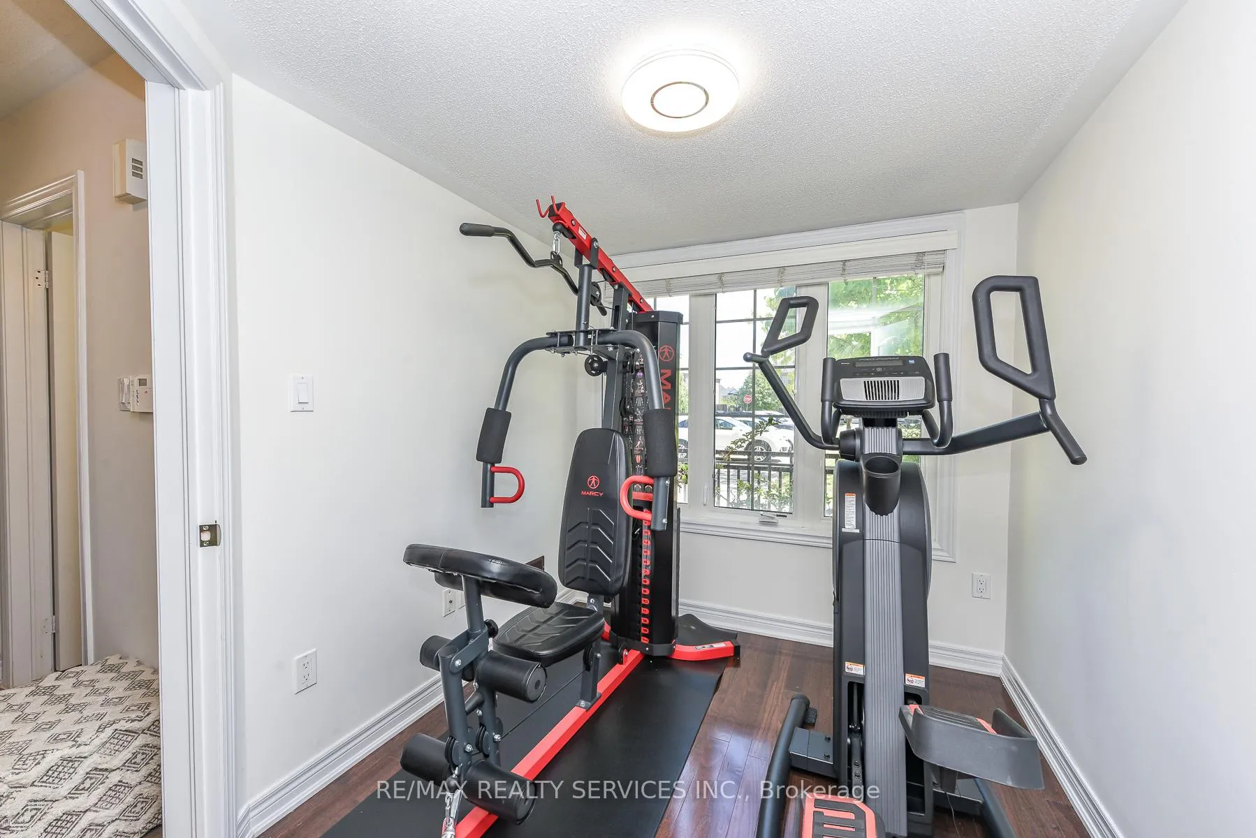 Photo 8 of 15 Peach Drive S, Brampton, Sandringham-Wellington — HOMEH