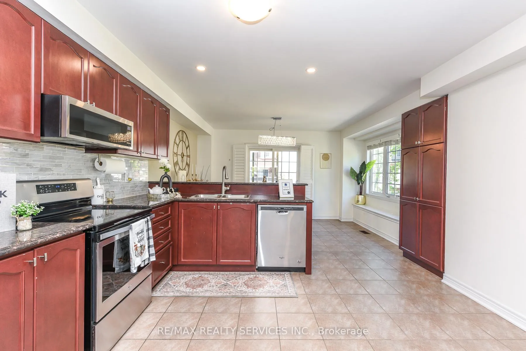 Photo 15 of 15 Peach Drive S, Brampton, Sandringham-Wellington — HOMEH