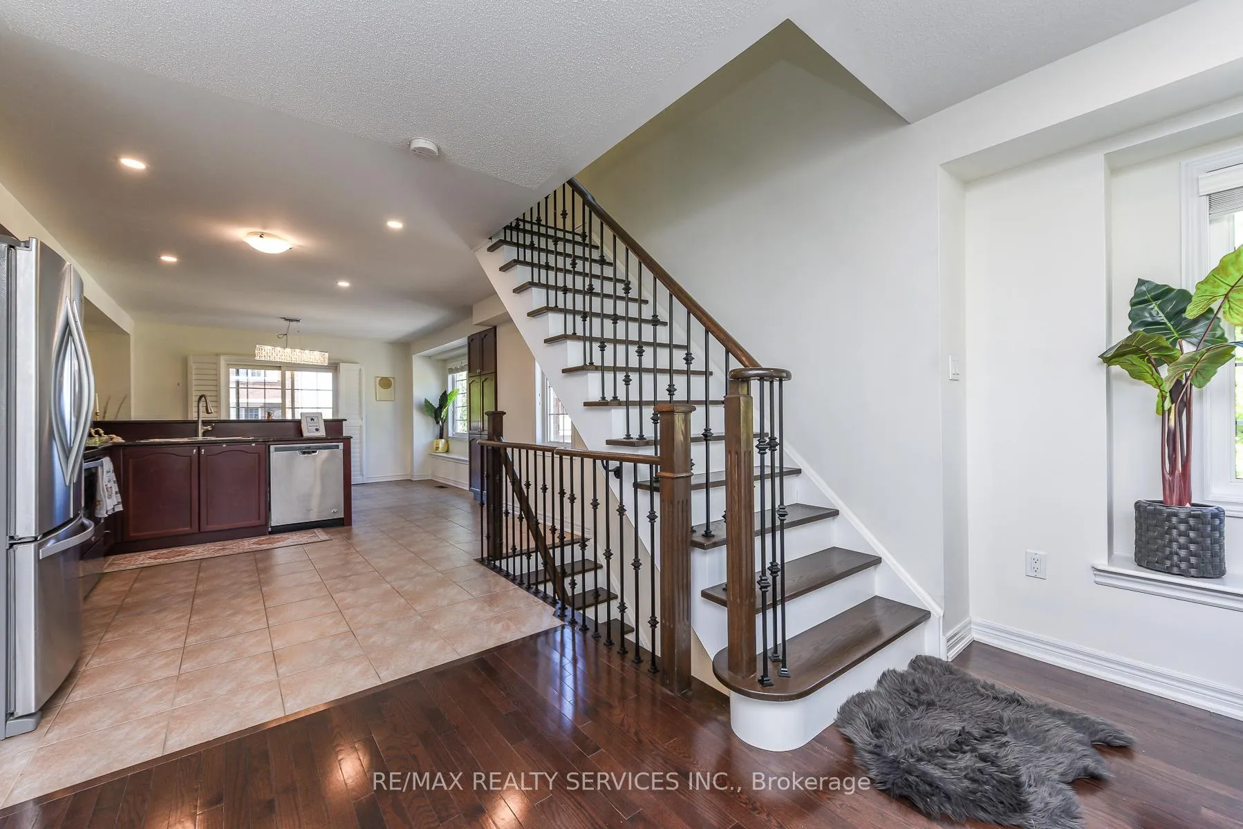 Photo 20 of 15 Peach Drive S, Brampton, Sandringham-Wellington — HOMEH