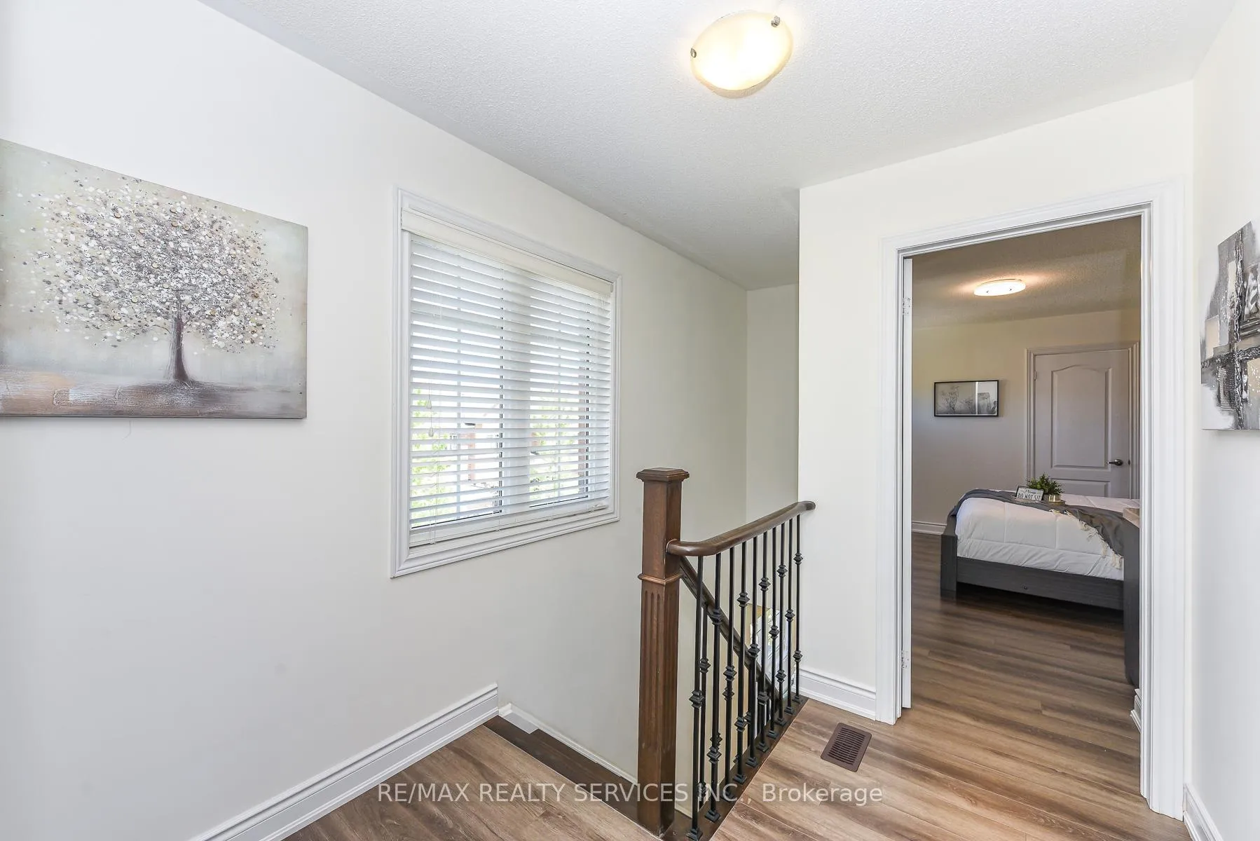 Photo 21 of 15 Peach Drive S, Brampton, Sandringham-Wellington — HOMEH
