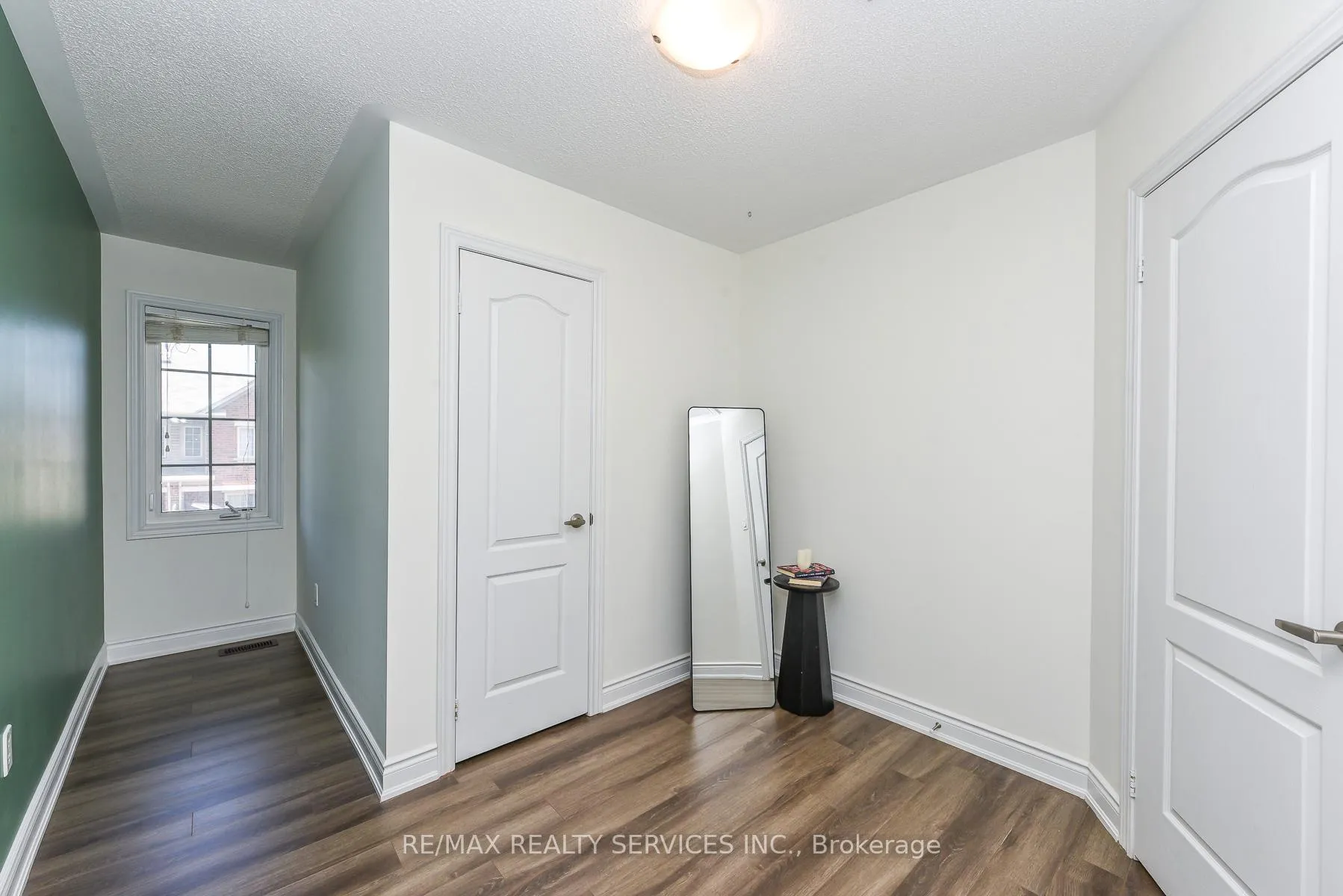 Photo 27 of 15 Peach Drive S, Brampton, Sandringham-Wellington — HOMEH