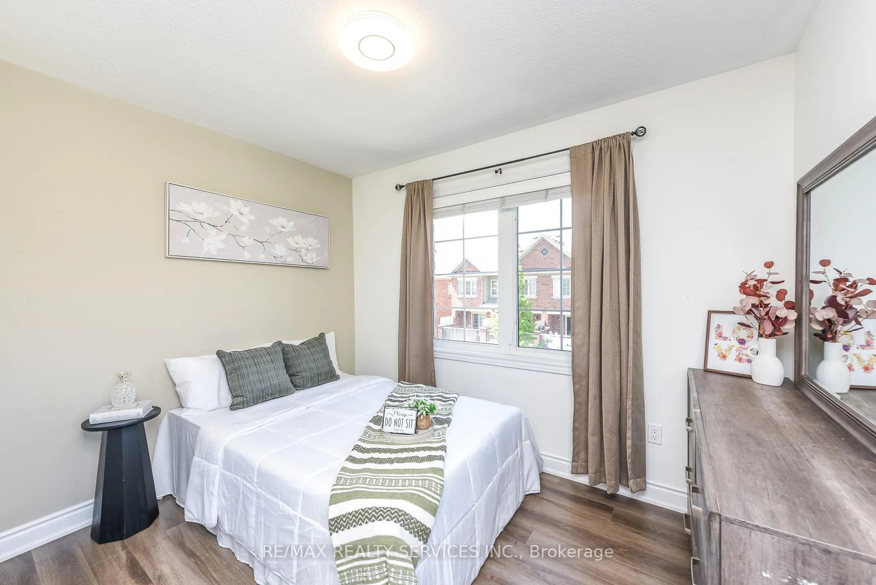 Photo 29 of 15 Peach Drive S, Brampton, Sandringham-Wellington — HOMEH