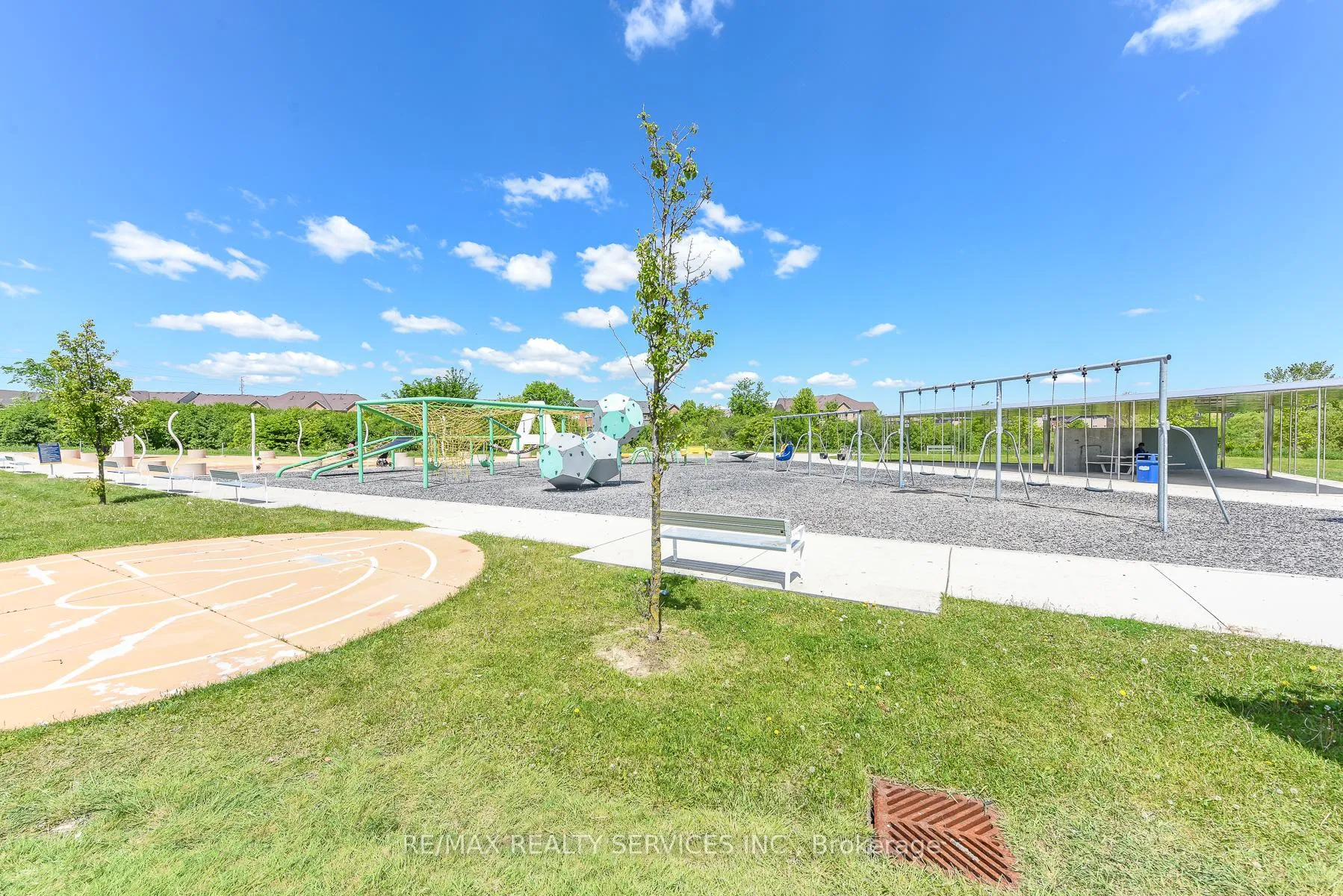 Photo 41 of 15 Peach Drive S, Brampton, Sandringham-Wellington — HOMEH