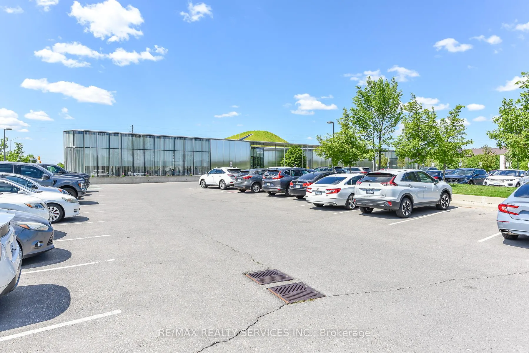 Photo 43 of 15 Peach Drive S, Brampton, Sandringham-Wellington — HOMEH