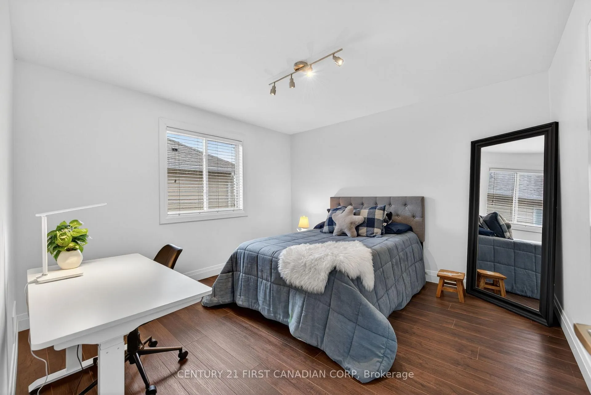 Photo 30 of 2344 Buroak Drive, London, North S — HOMEH