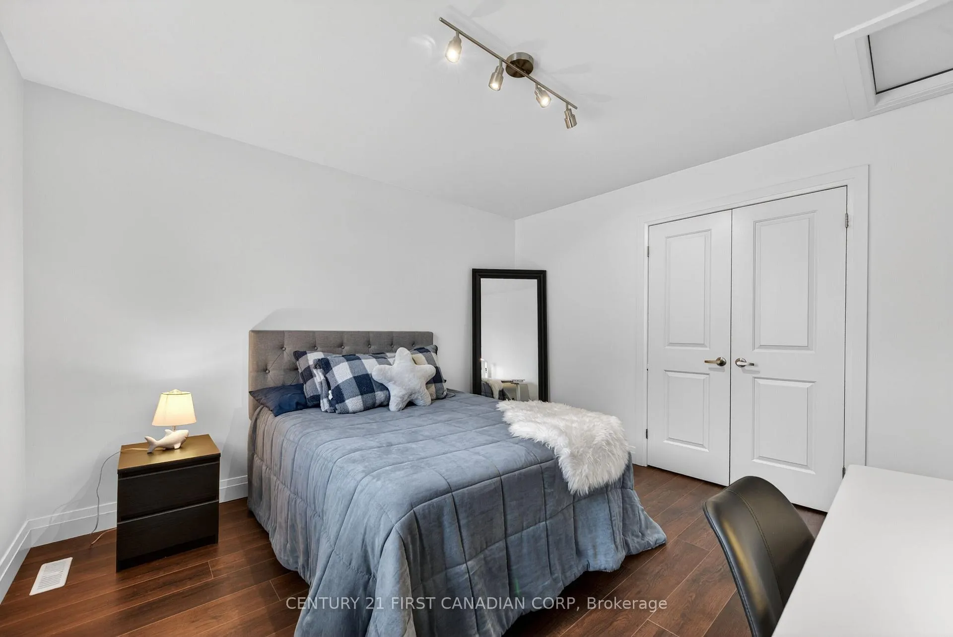 Photo 31 of 2344 Buroak Drive, London, North S — HOMEH