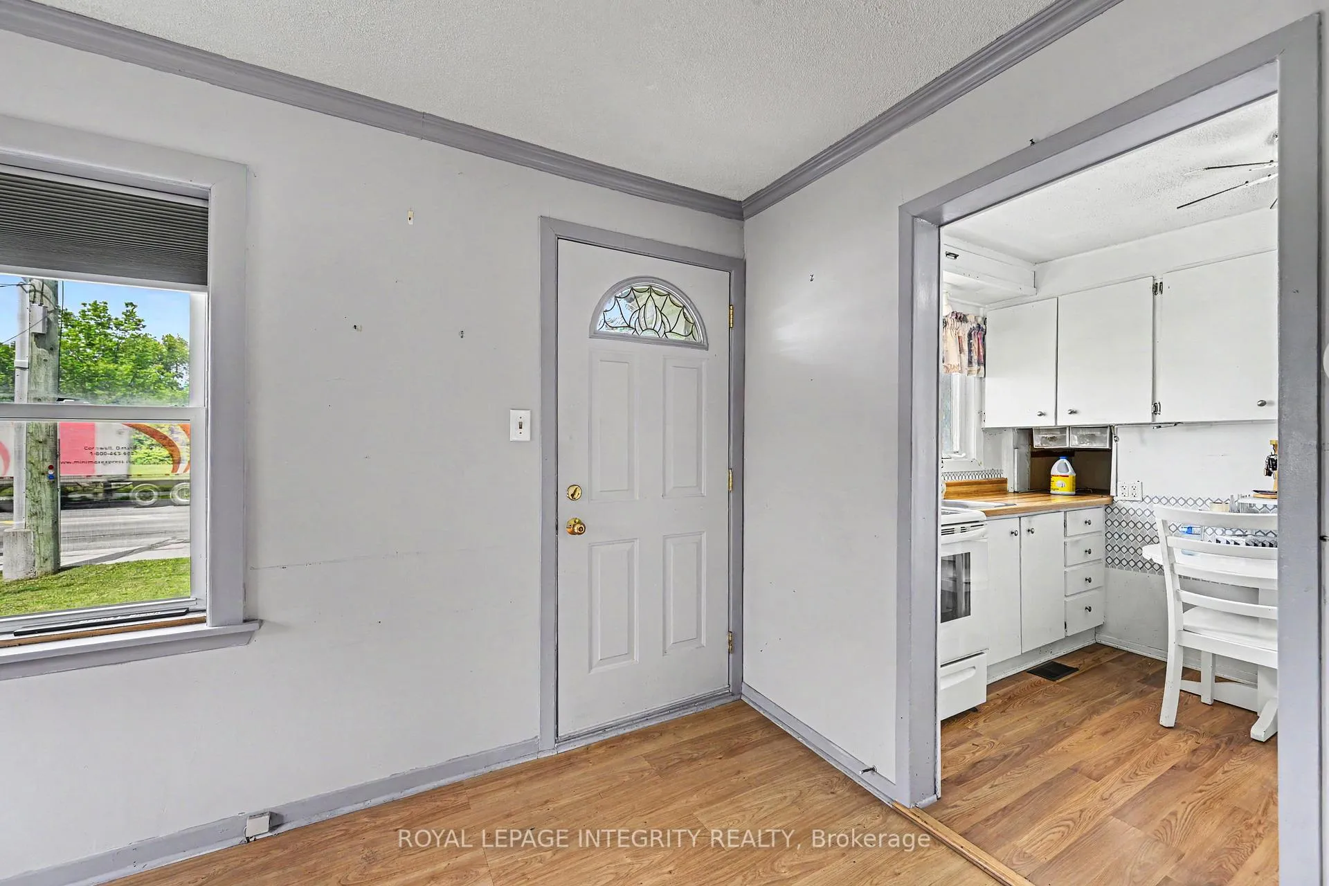 Photo 5 of 6070 Perth Street, Ottawa, Richmond — HOMEH