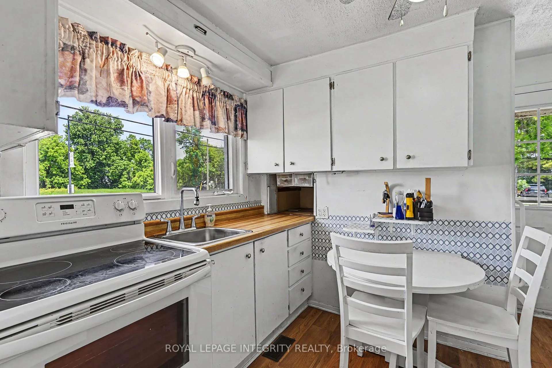 Photo 12 of 6070 Perth Street, Ottawa, Richmond — HOMEH