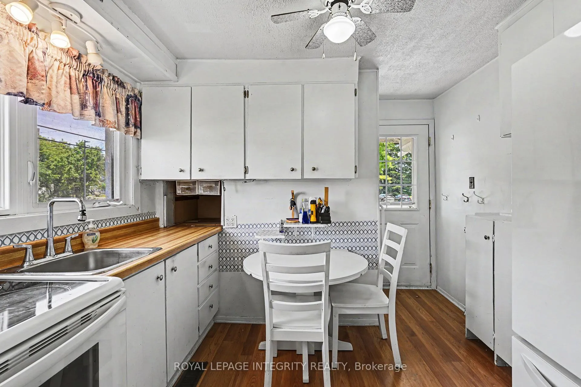 Photo 14 of 6070 Perth Street, Ottawa, Richmond — HOMEH
