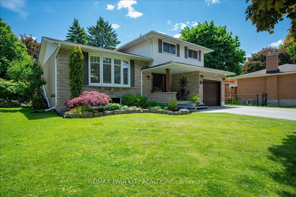 Photo 6 of 20 Wolfe's Court, Kitchener — HOMEH